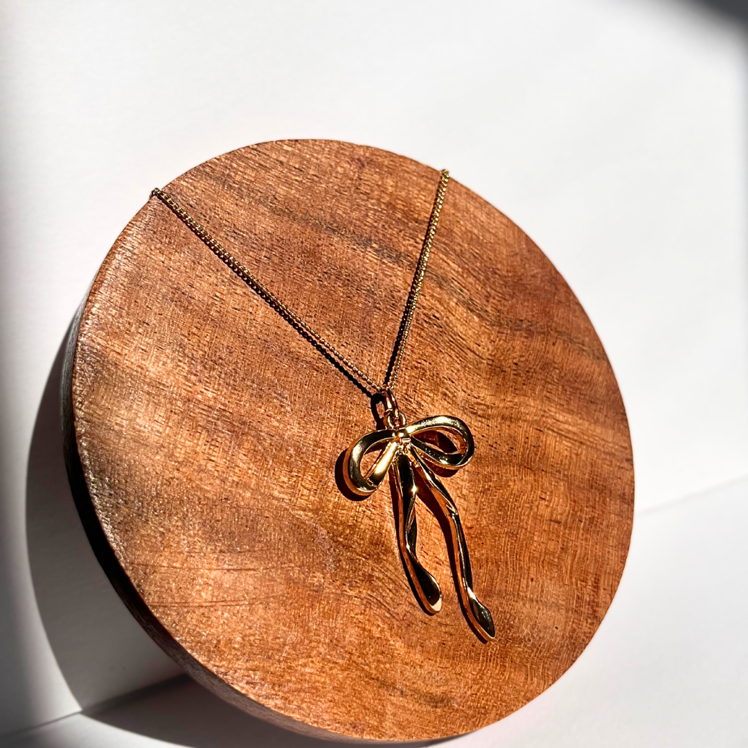 Bow Necklace