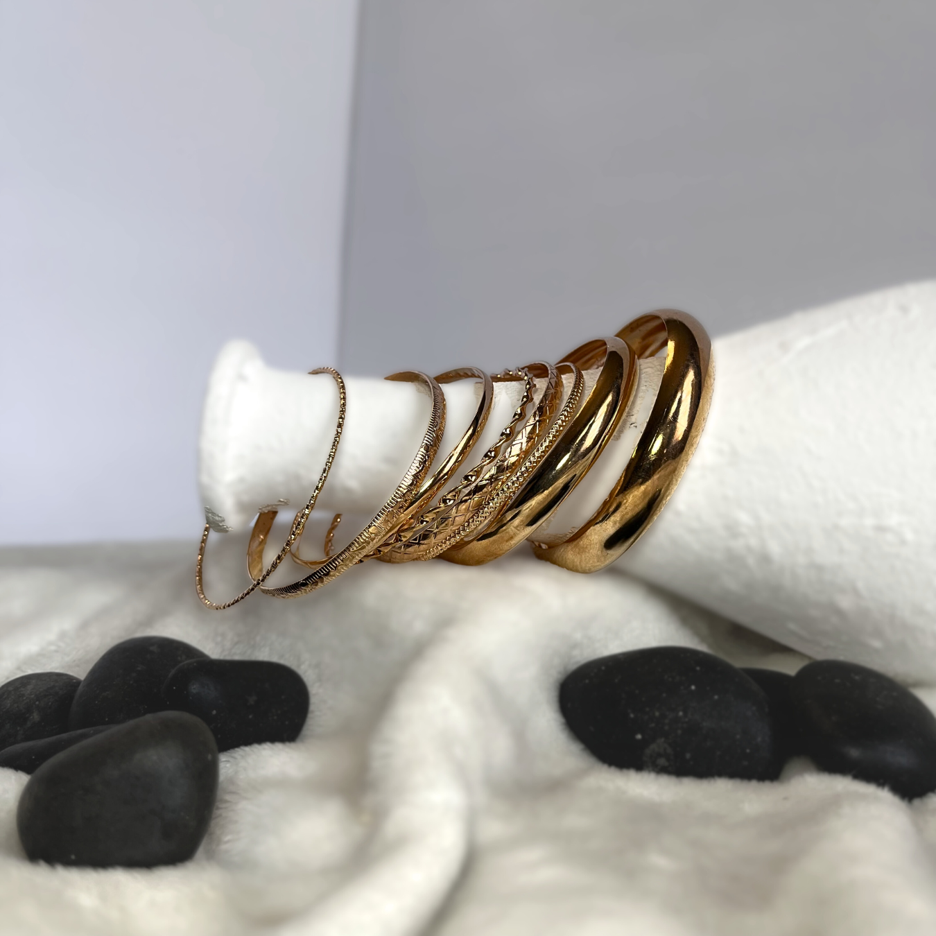 Timeless Shine Bangle (Set of 8)