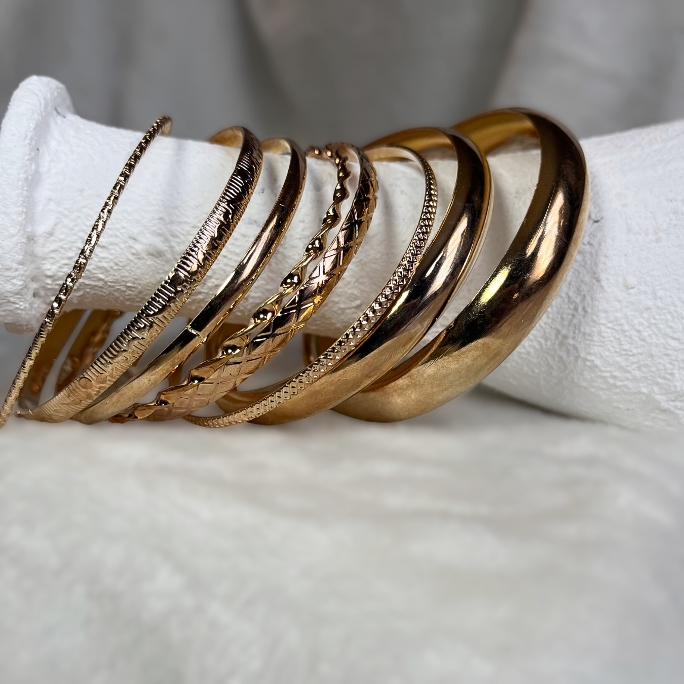 Timeless Shine Bangle (Set of 8)