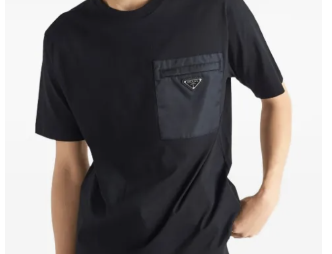 T-shirt Nero con Tasca