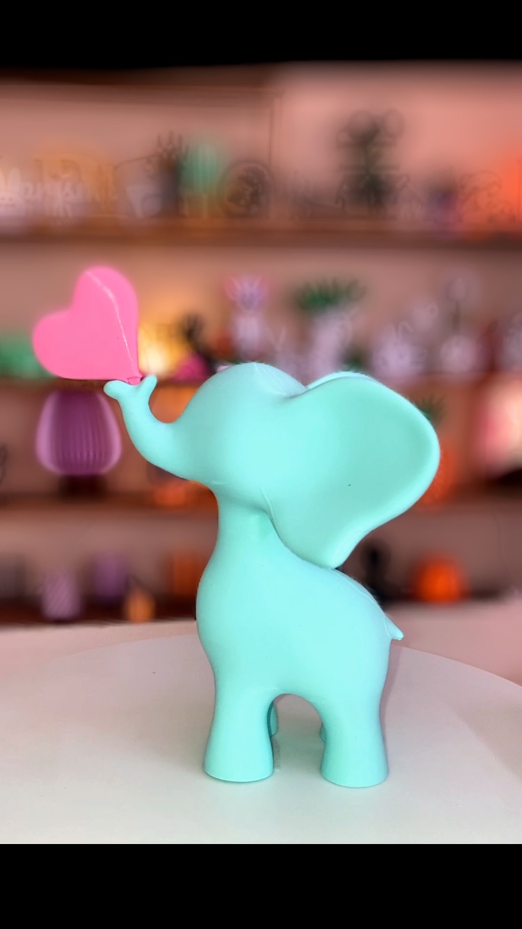 Elefante Decorativo com Coração