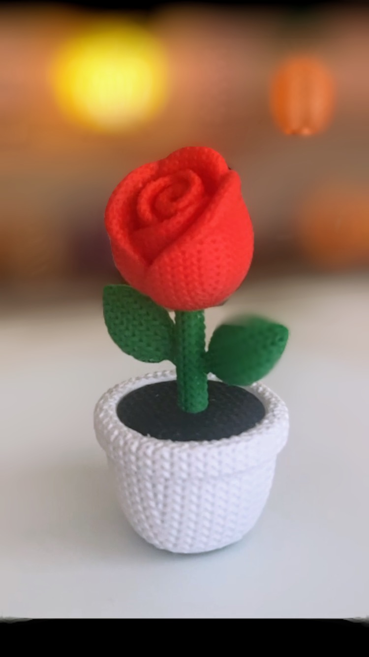 Rosa de Crochê no Vaso