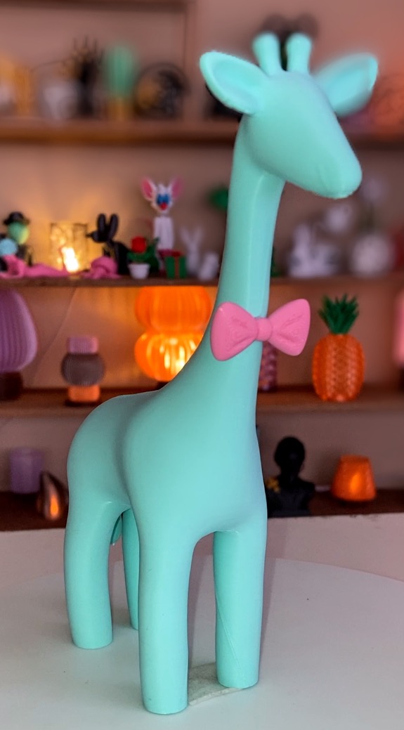 Girafa Decorativa com Gravata
