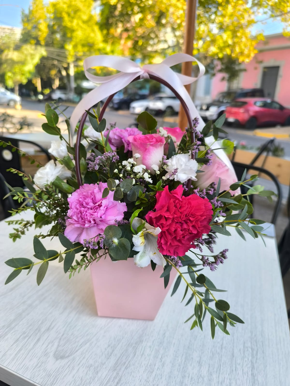 Arreglo Floral en Caja Rosada