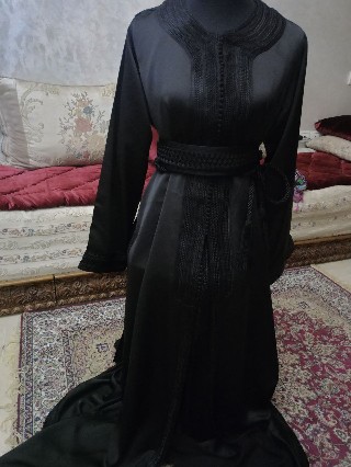 Djellaba noire traditionnelle