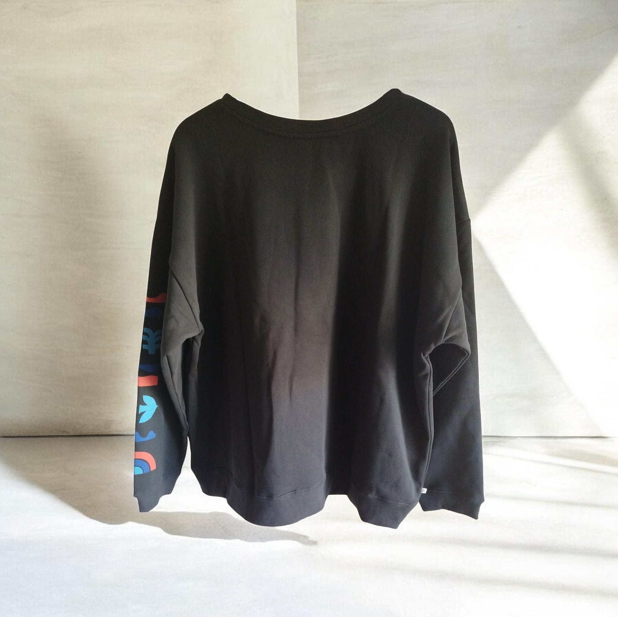 Sweat-shirt noir à motif