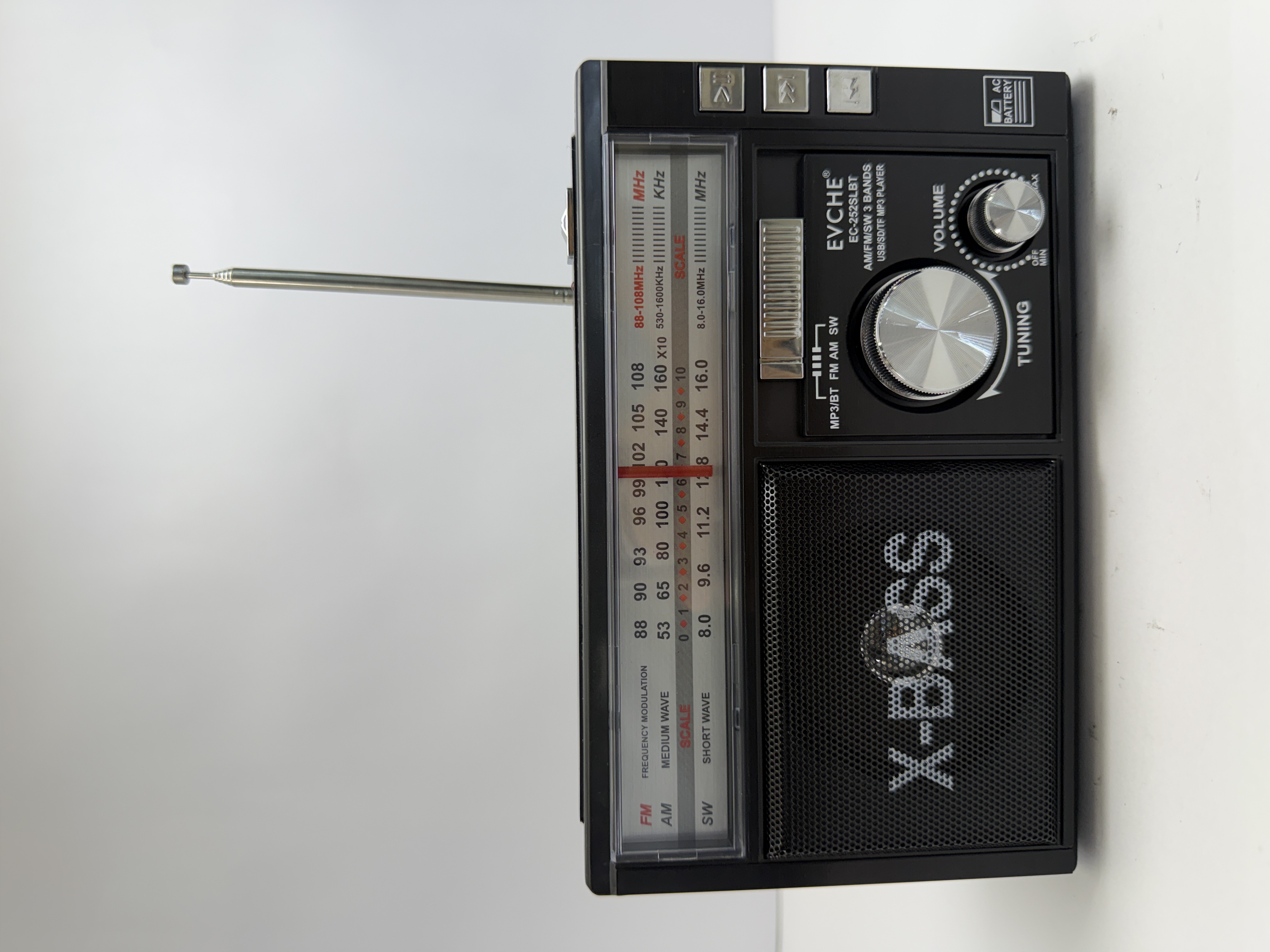 Radio portátil X-BASS