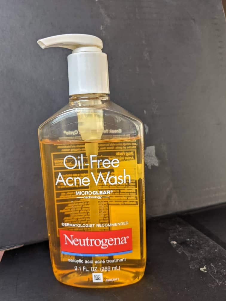 Nettoyage Visage Anti-Acné Sans Huile