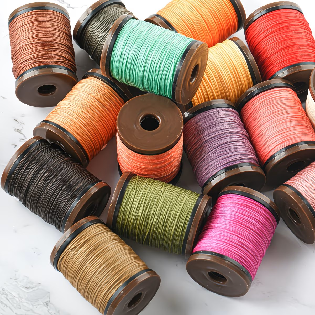Polyester bonded round thread