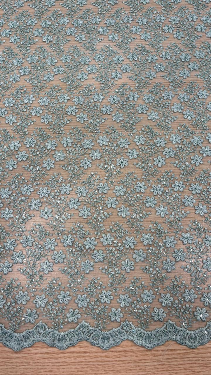 Tule bordado com paetê