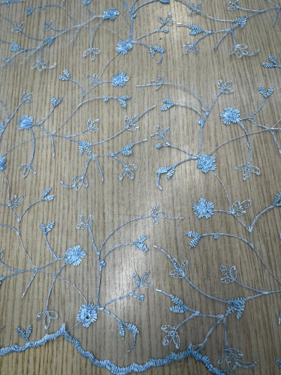 Renda Bordada Azul Floral