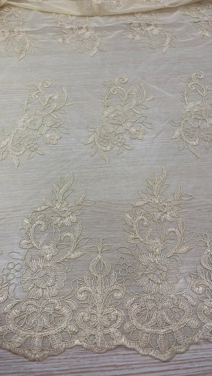 Renda floral barrada