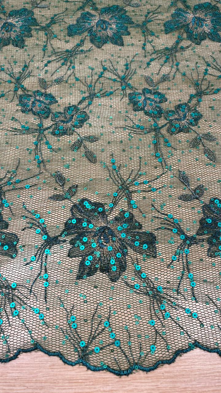 Tule bordado com paetê