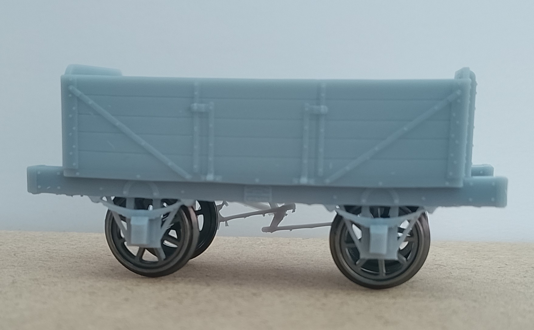 4mm OO 5 plank dumb buffer raised end plank external strapping 8'6" w/b iron brakes