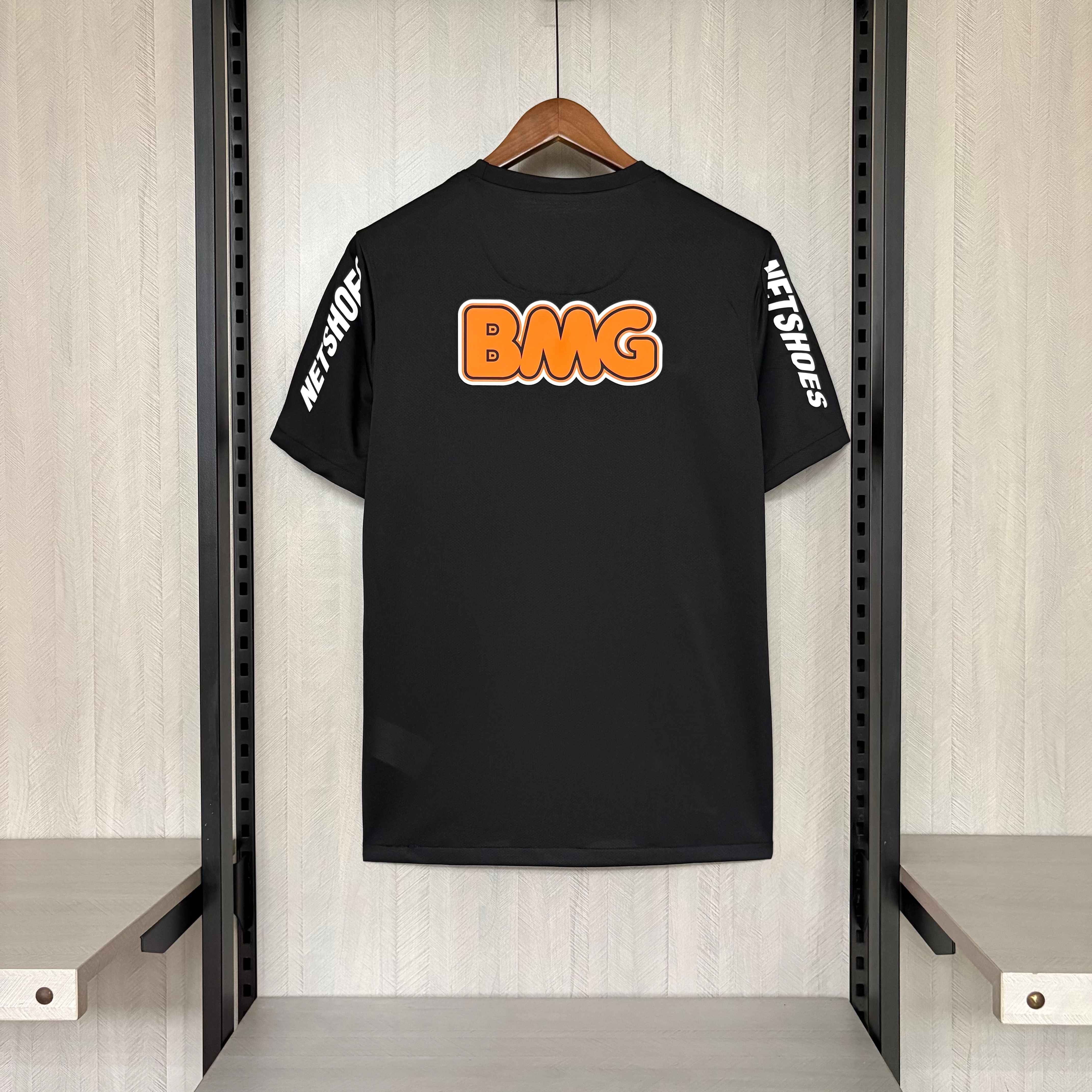 Retro Santos Black