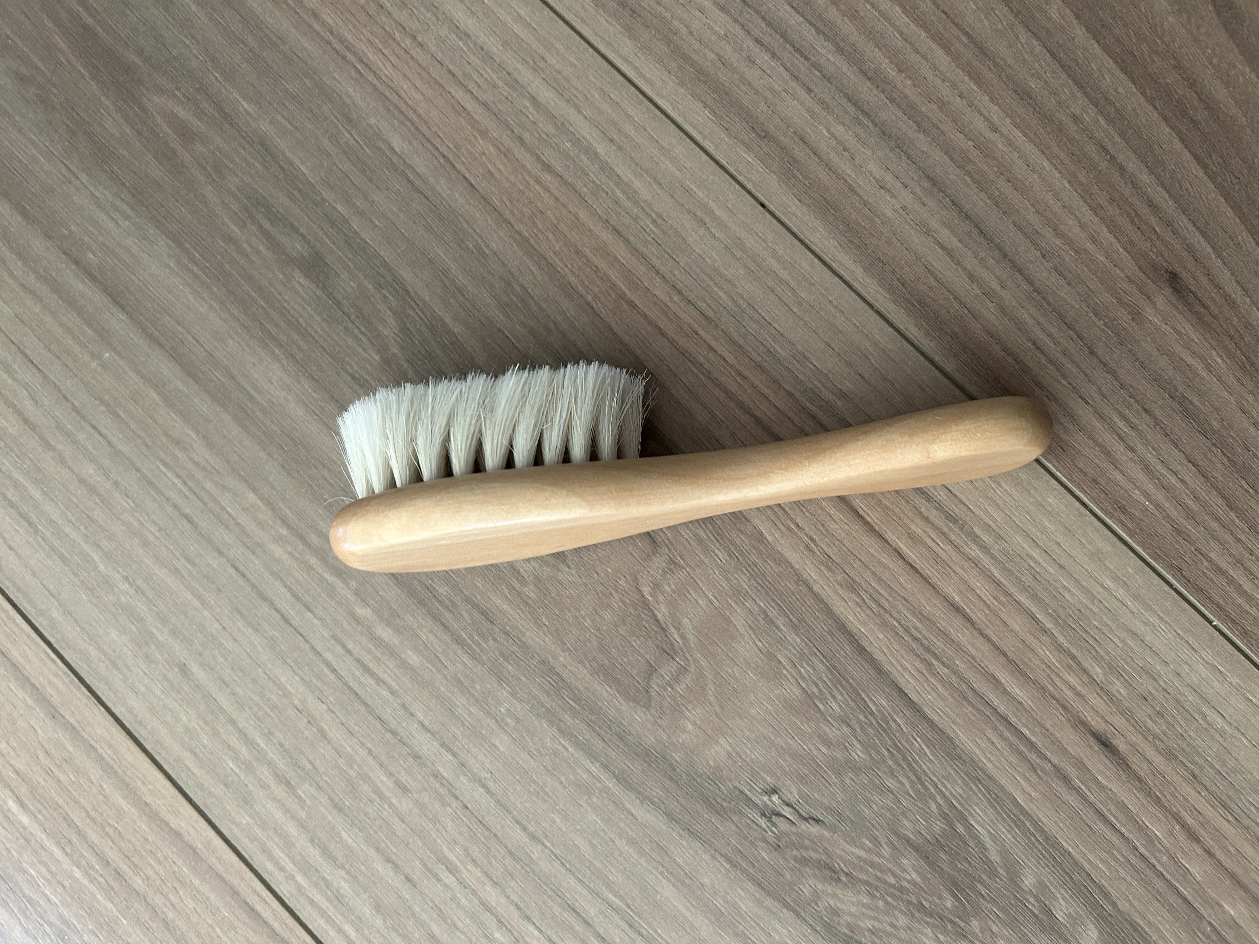 Brosse en bois pour bébé 