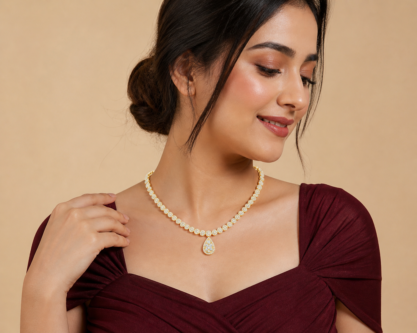 GLEAMIC URELITHA NECKLACE