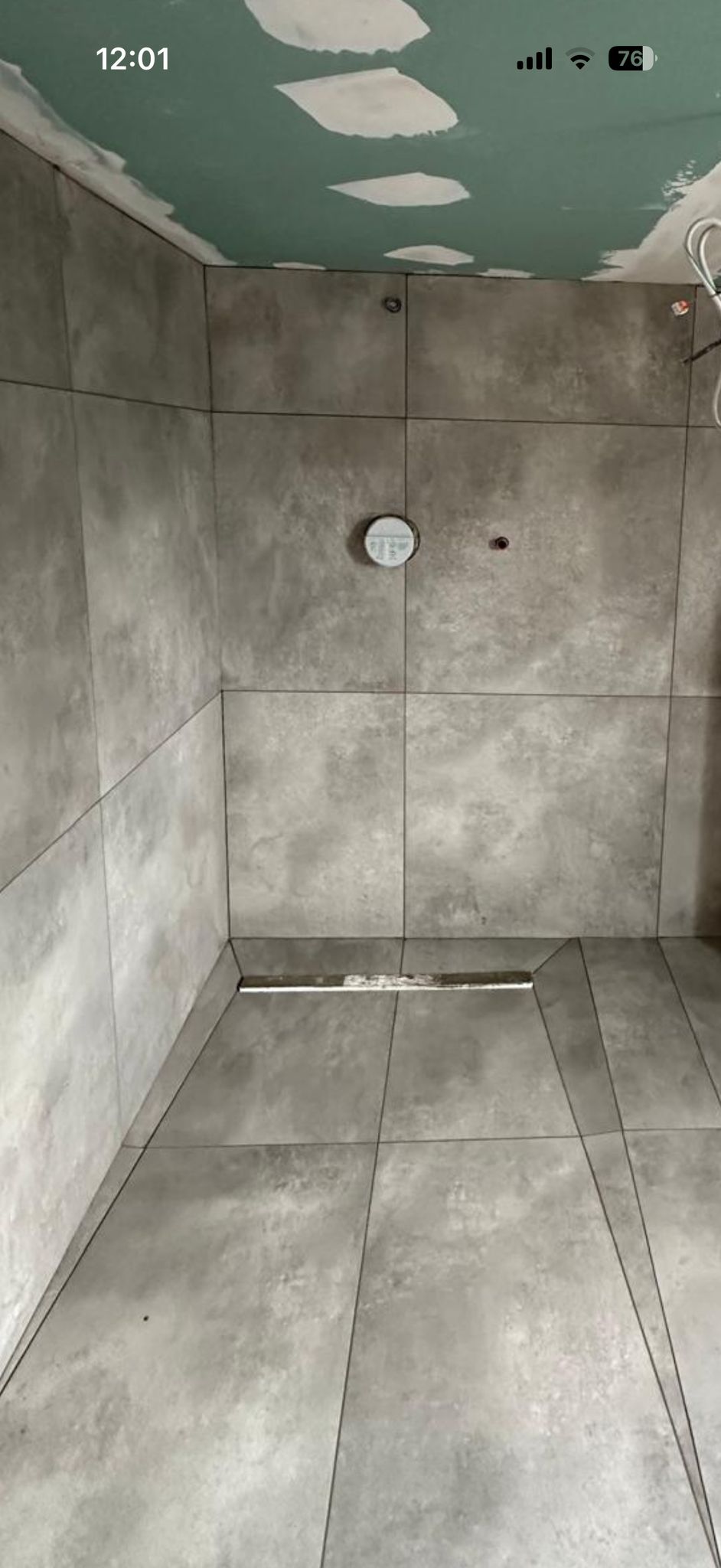 340 QM Fliesenarbeit