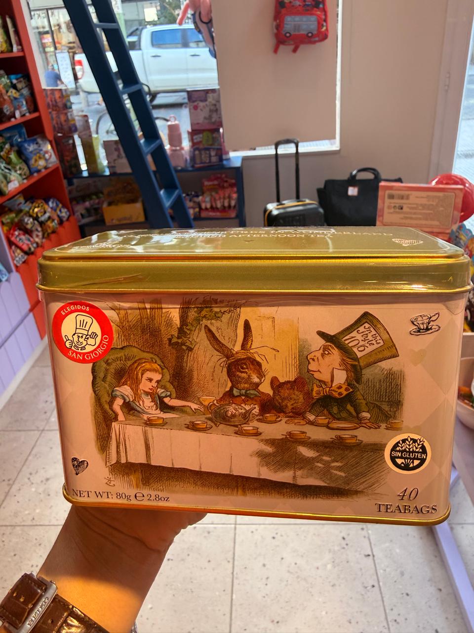 Caja de té de Alicia en el País de las Maravillas