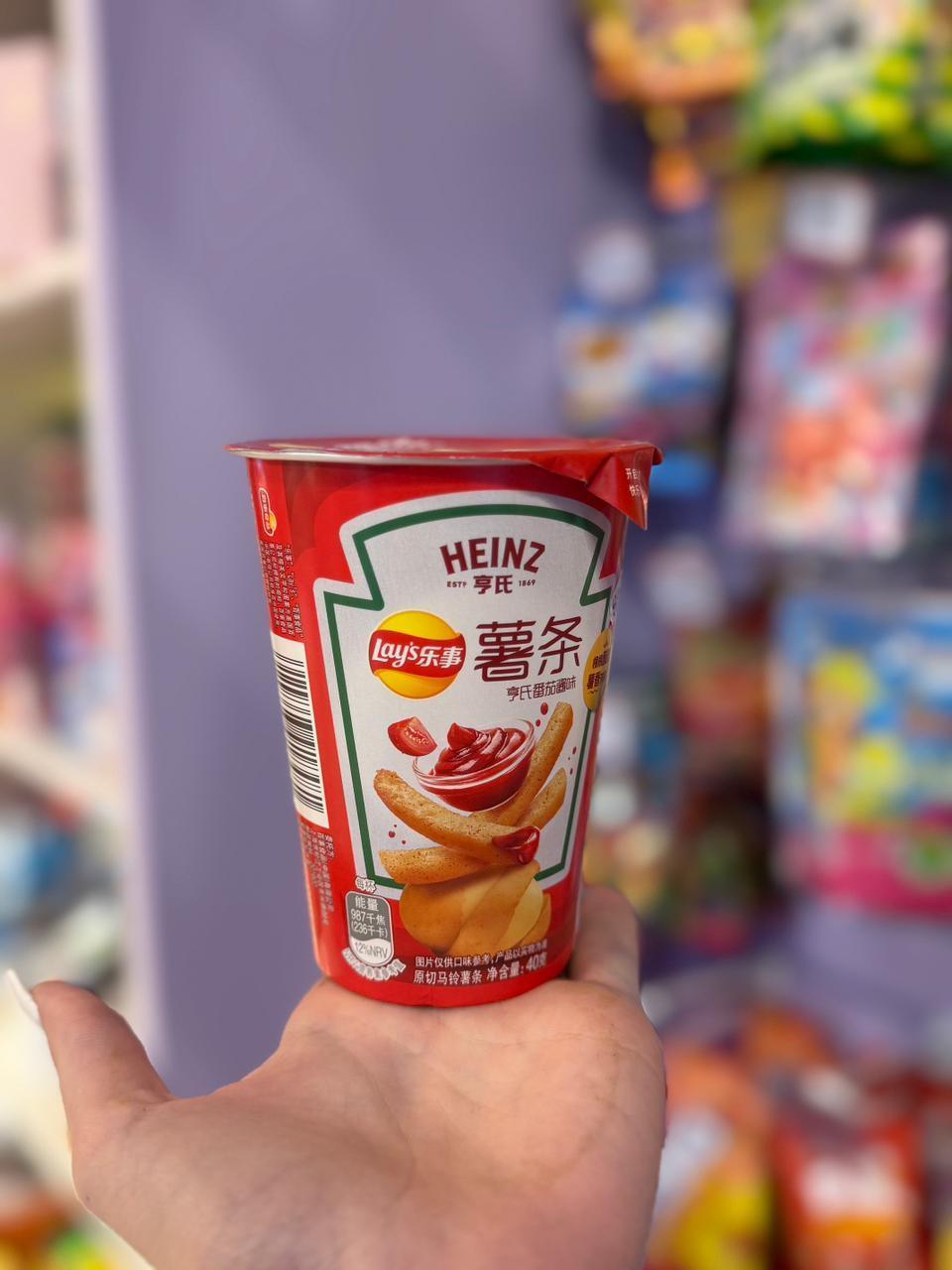 Papas fritas Lay's con salsa Heinz