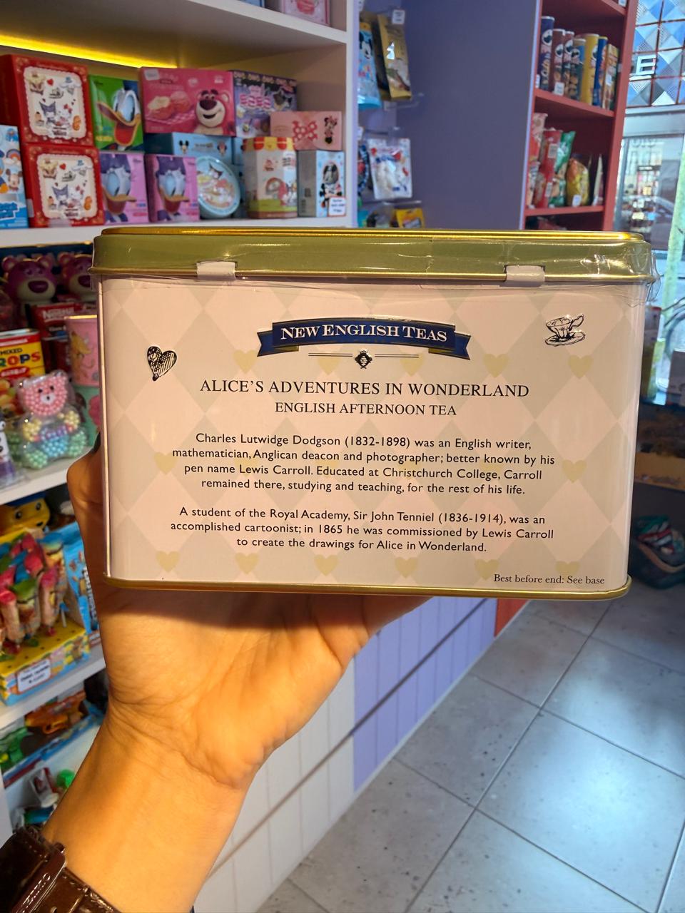 Caja de té de Alicia en el País de las Maravillas