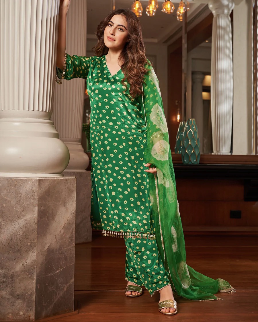 Emerald Green Printed Kurta Set with Organza Dupatta