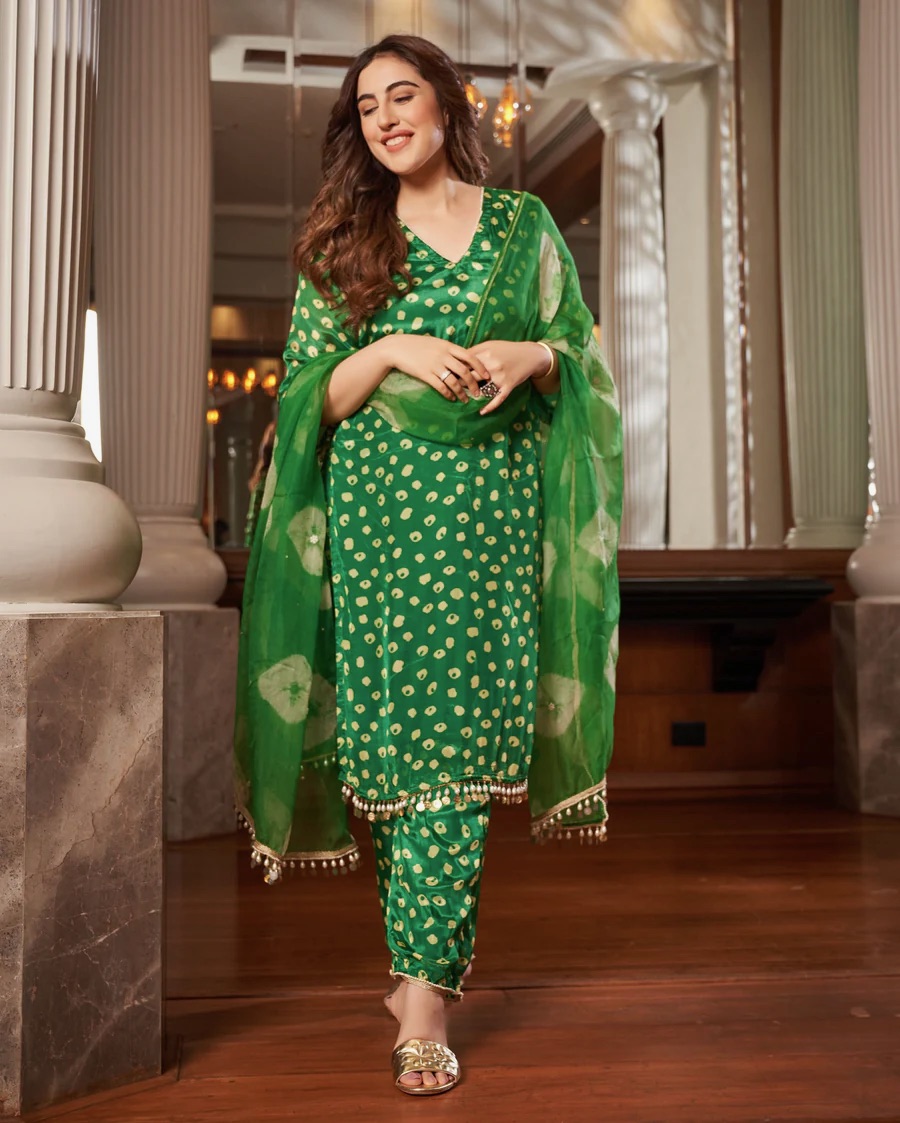 Emerald Green Printed Kurta Set with Organza Dupatta