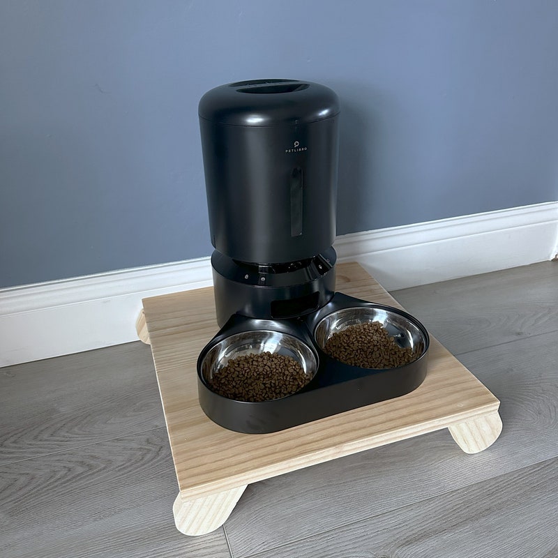 Rustic Pet Feeder Stand