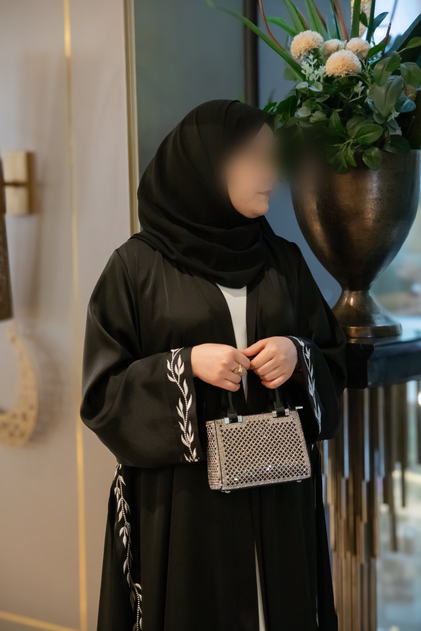 Luxury abaya  العباية الفخمة 