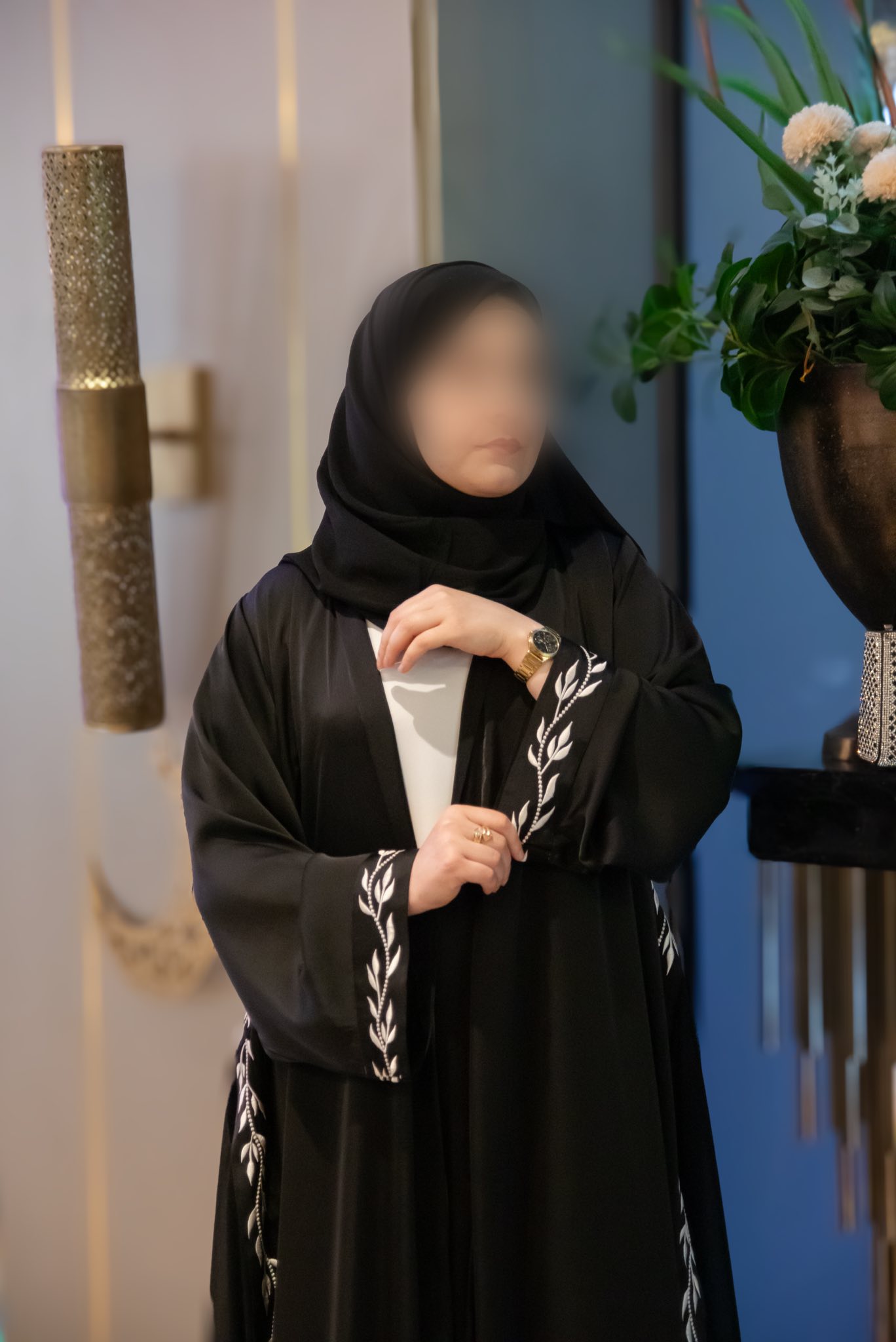 Luxury abaya  العباية الفخمة 