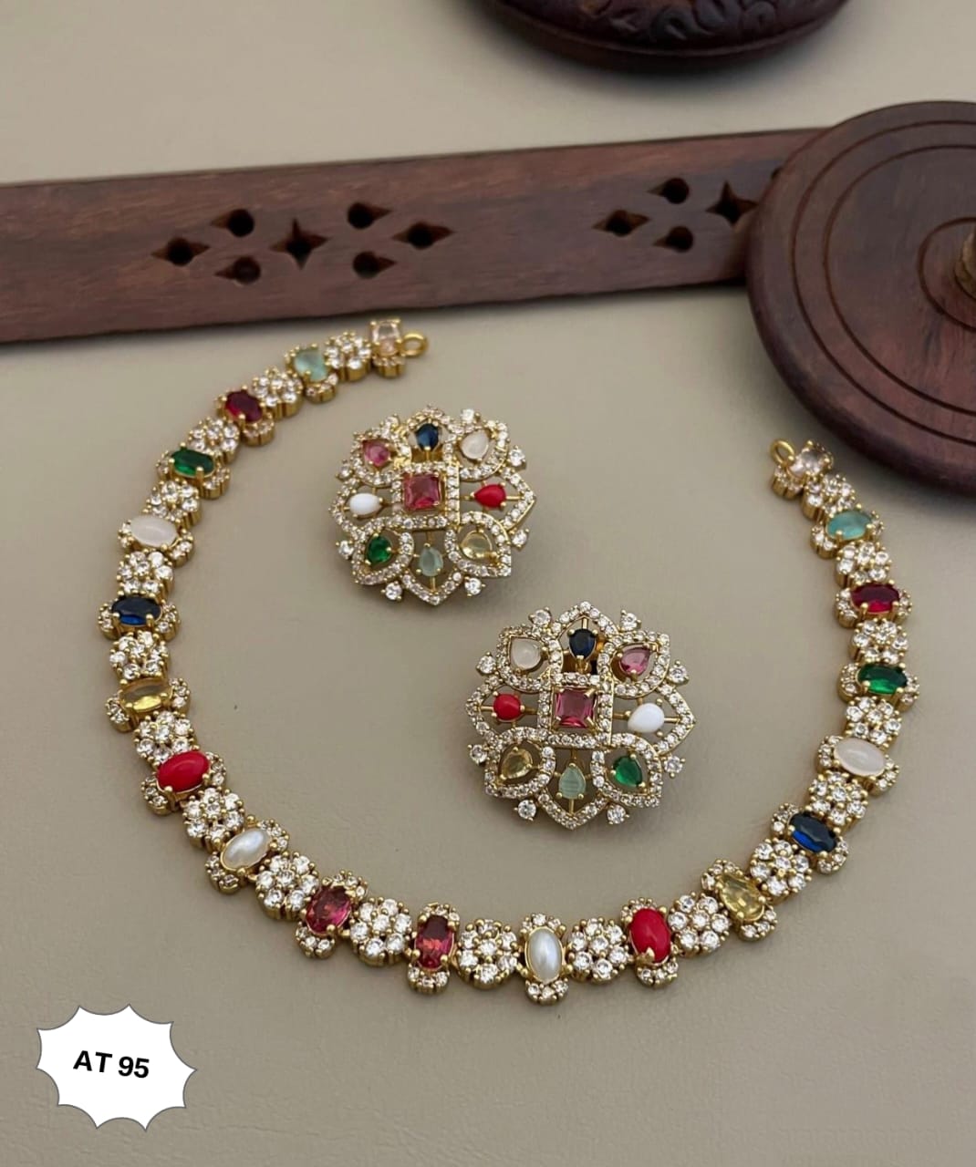 Multicolor Stone Necklace Set