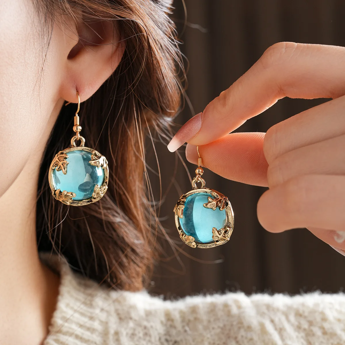 Retro Resin Geometric Round Collarbone Necklace Simple Light Luxury Elegant Women