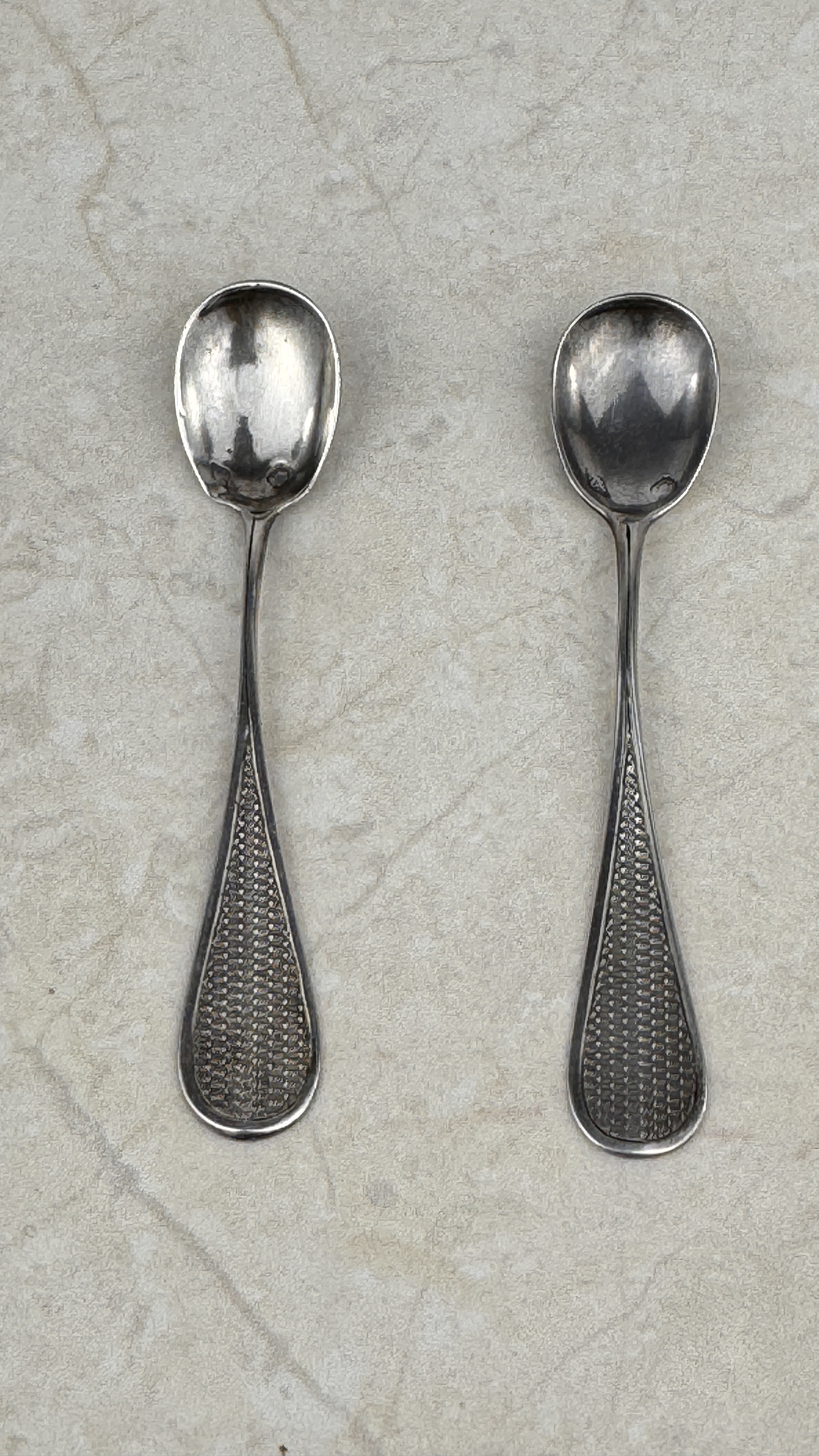 Lote 62- MASSAT.P Pareja de cucharillas de Moka en plata maciza 25/30 eur