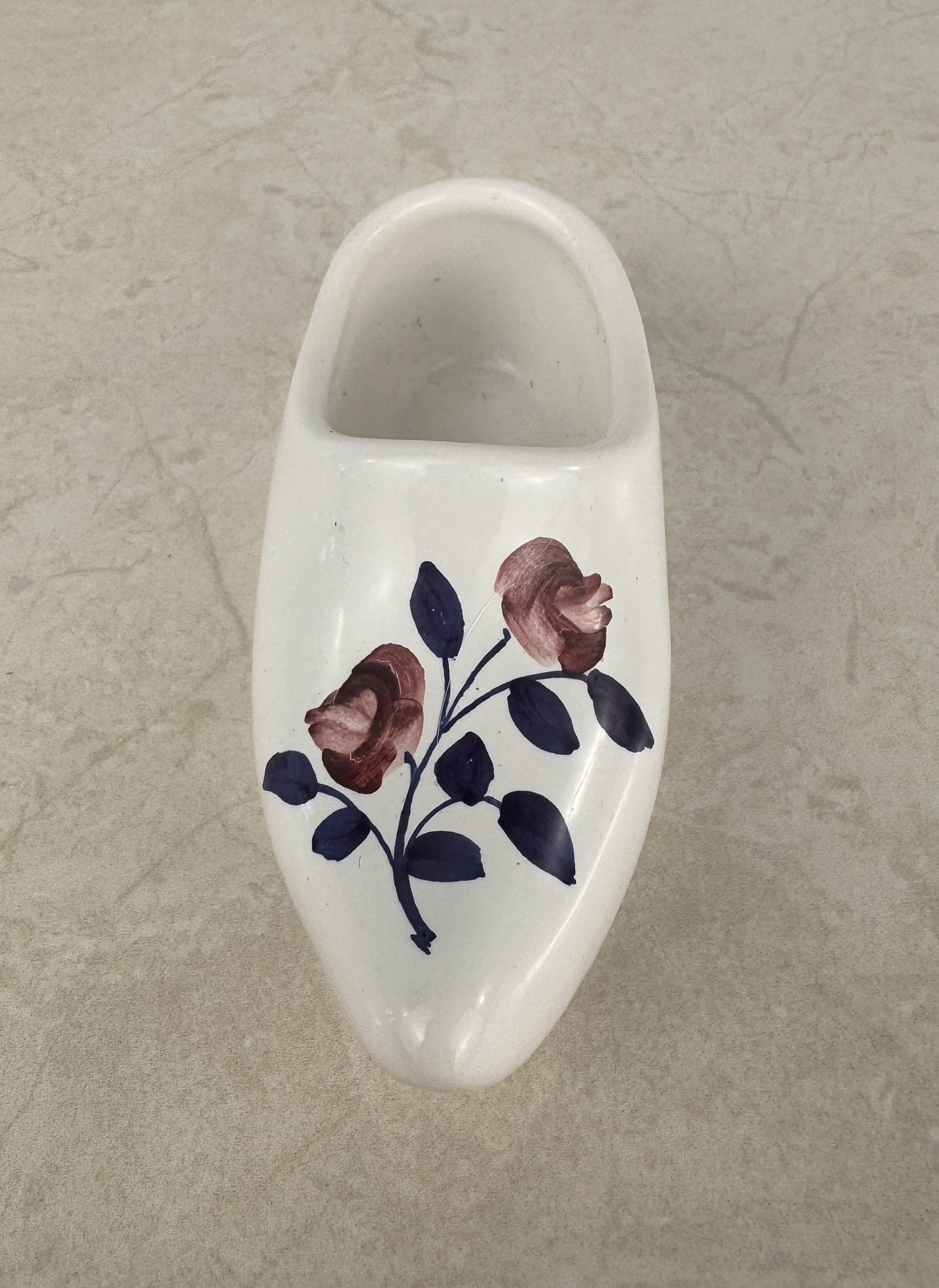 Lote 14- Bonito zueco decorativo de cerámica pintado a mano- Montereau, Francia. 25eur.