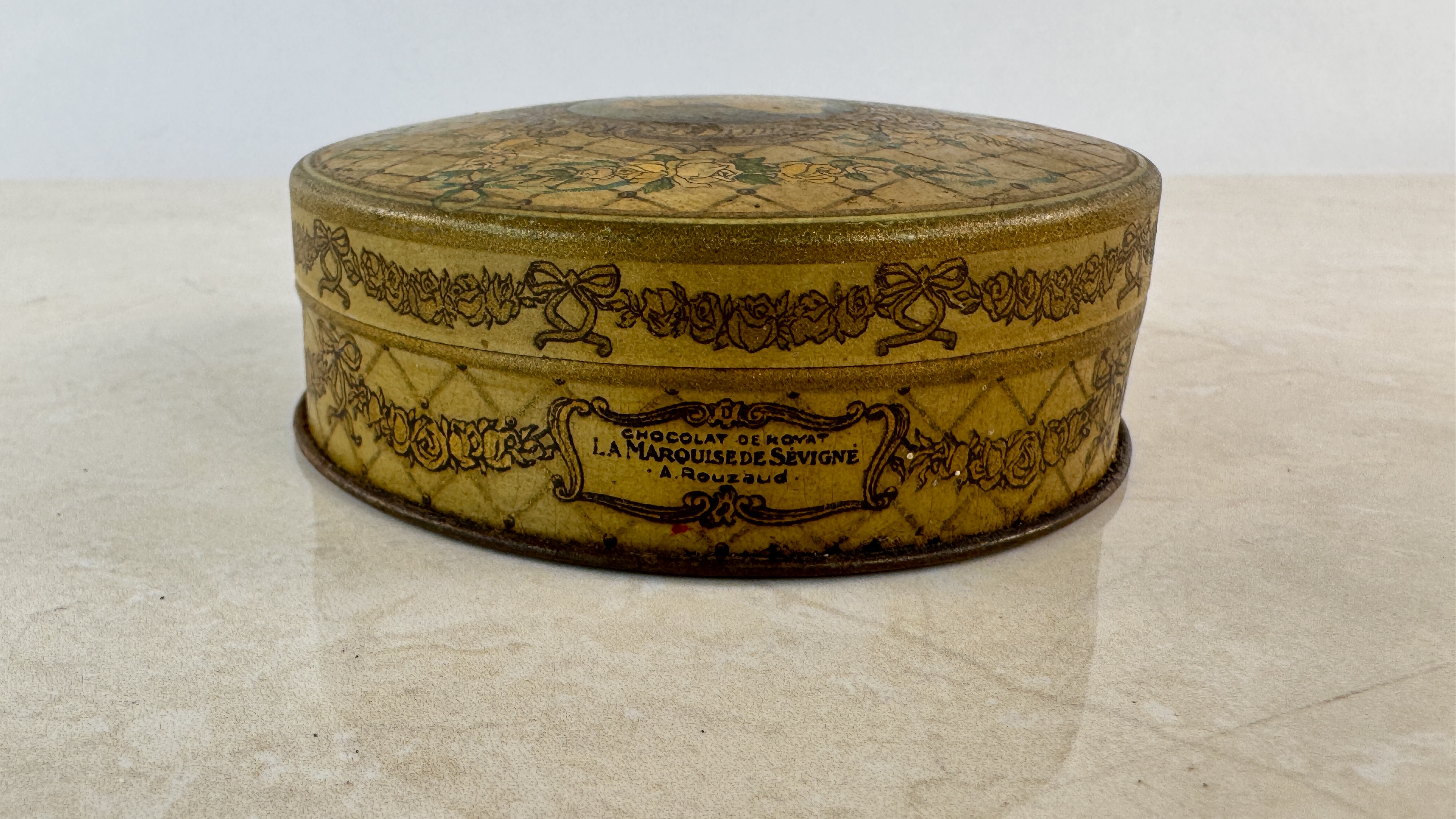 Lote 85- Caja de bombones Royat-La Marquise de Sevigné- 5/10 eur