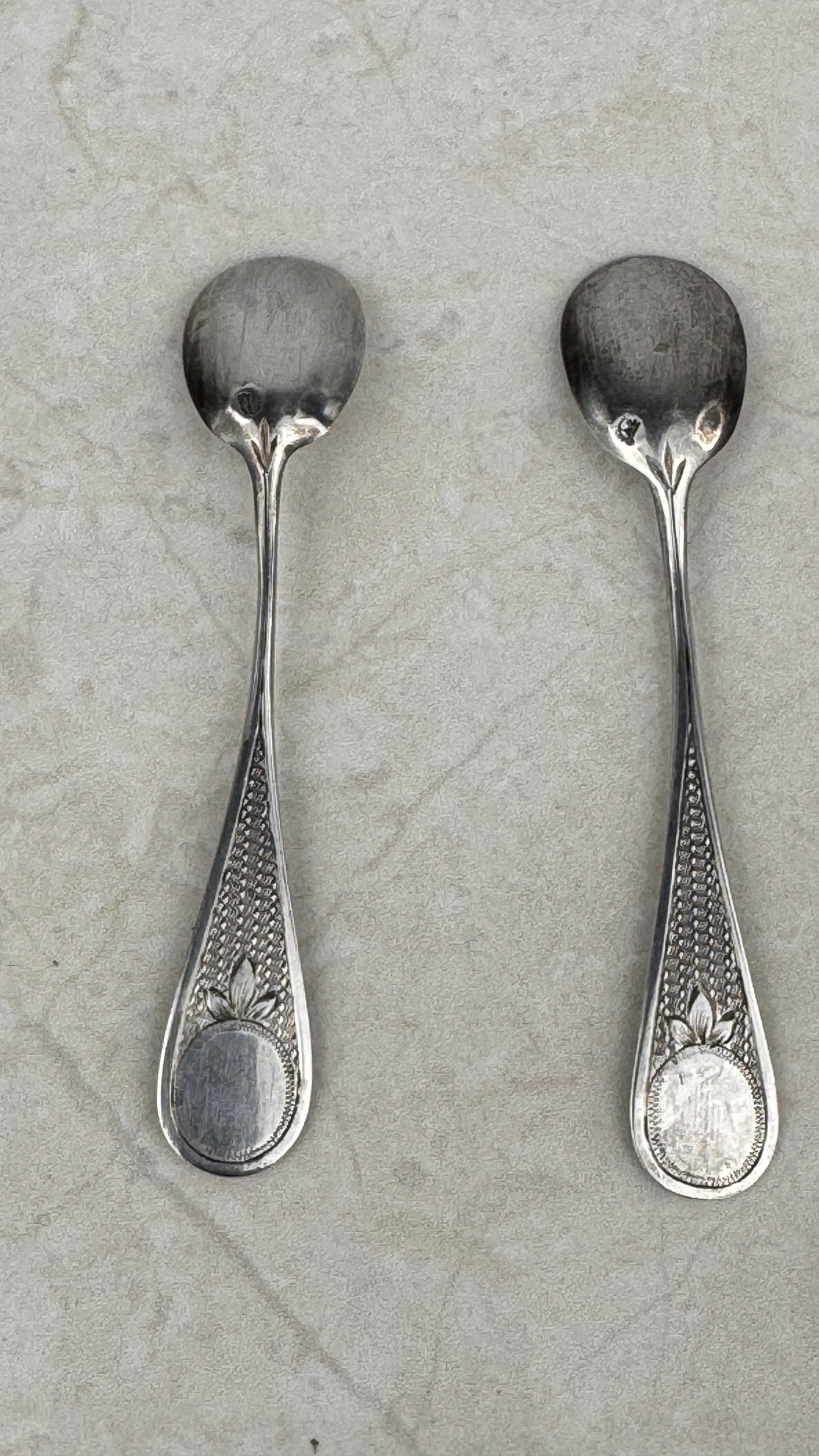 Lote 62- MASSAT.P Pareja de cucharillas de Moka en plata maciza 25/30 eur
