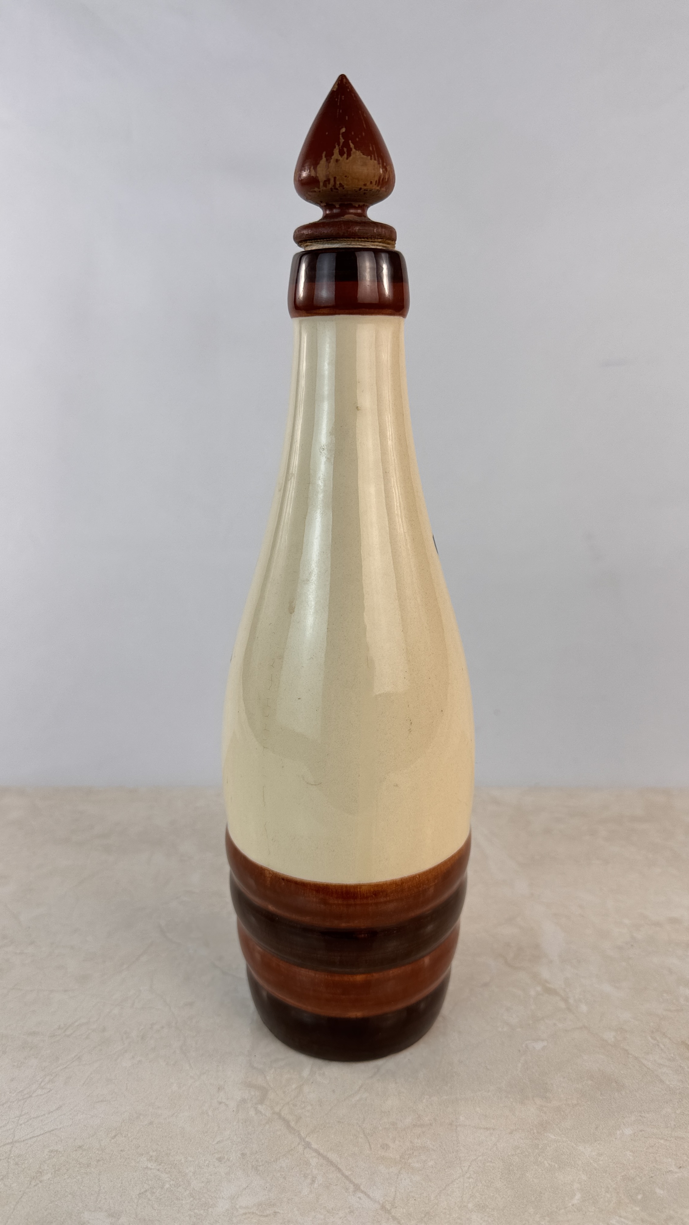 Lote 94- HB QUIMPER. Botella de licor 20/25 eur.