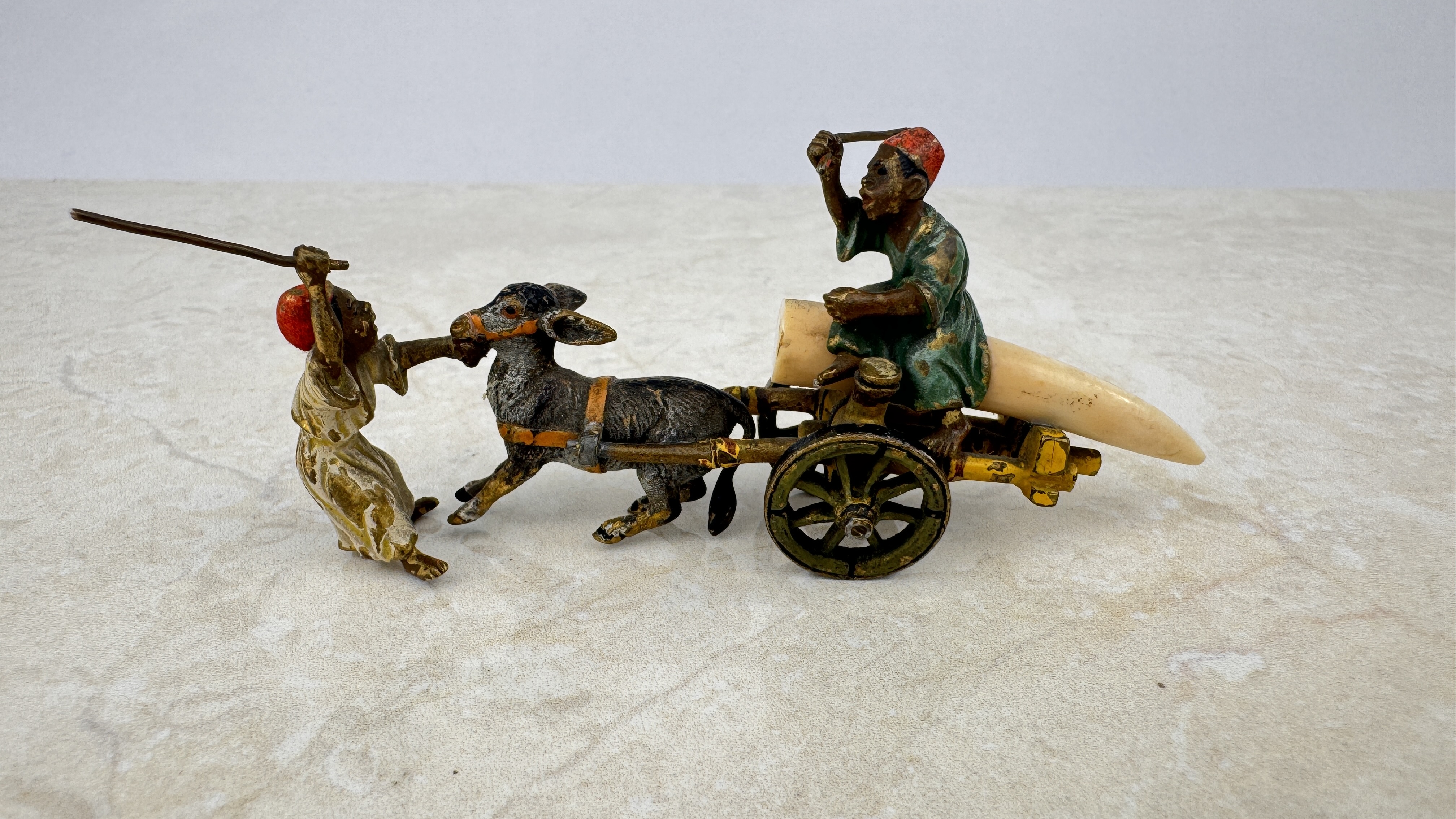 lote 58- FRANZ BERGMANN- Atribuido a- Grupo orientalista en bronce de viena 200/250 eur.