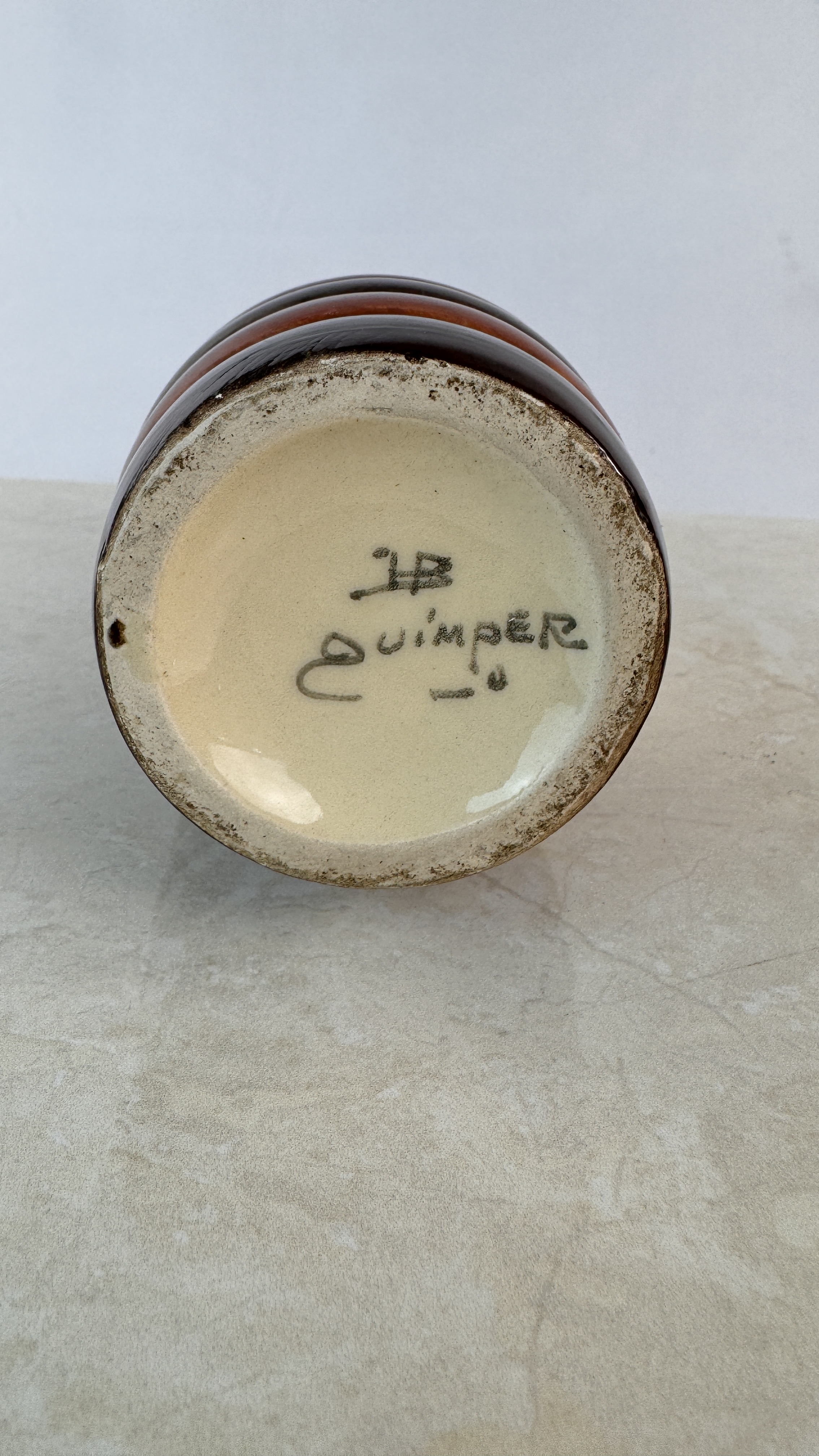 Lote 94- HB QUIMPER. Botella de licor 20/25 eur.