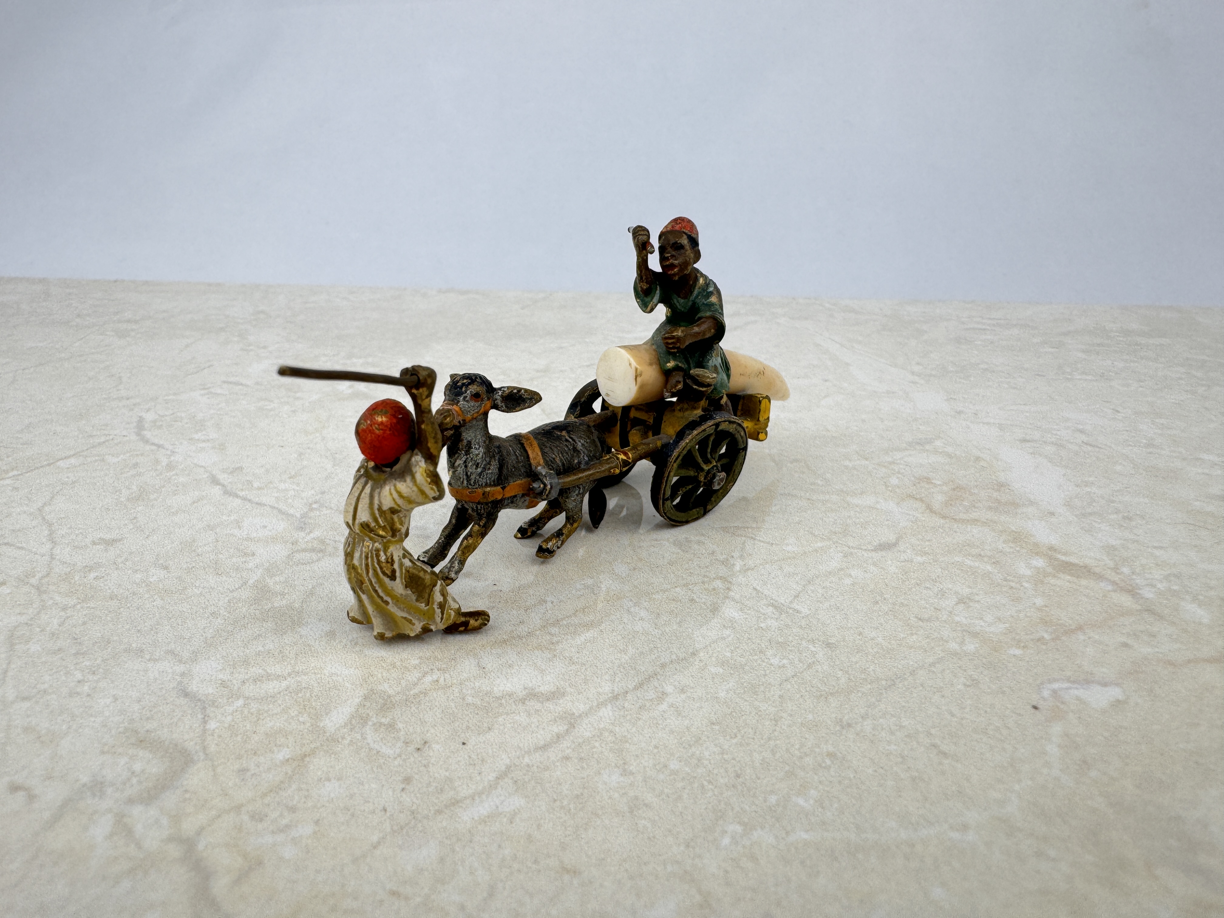 lote 58- FRANZ BERGMANN- Atribuido a- Grupo orientalista en bronce de viena 200/250 eur.
