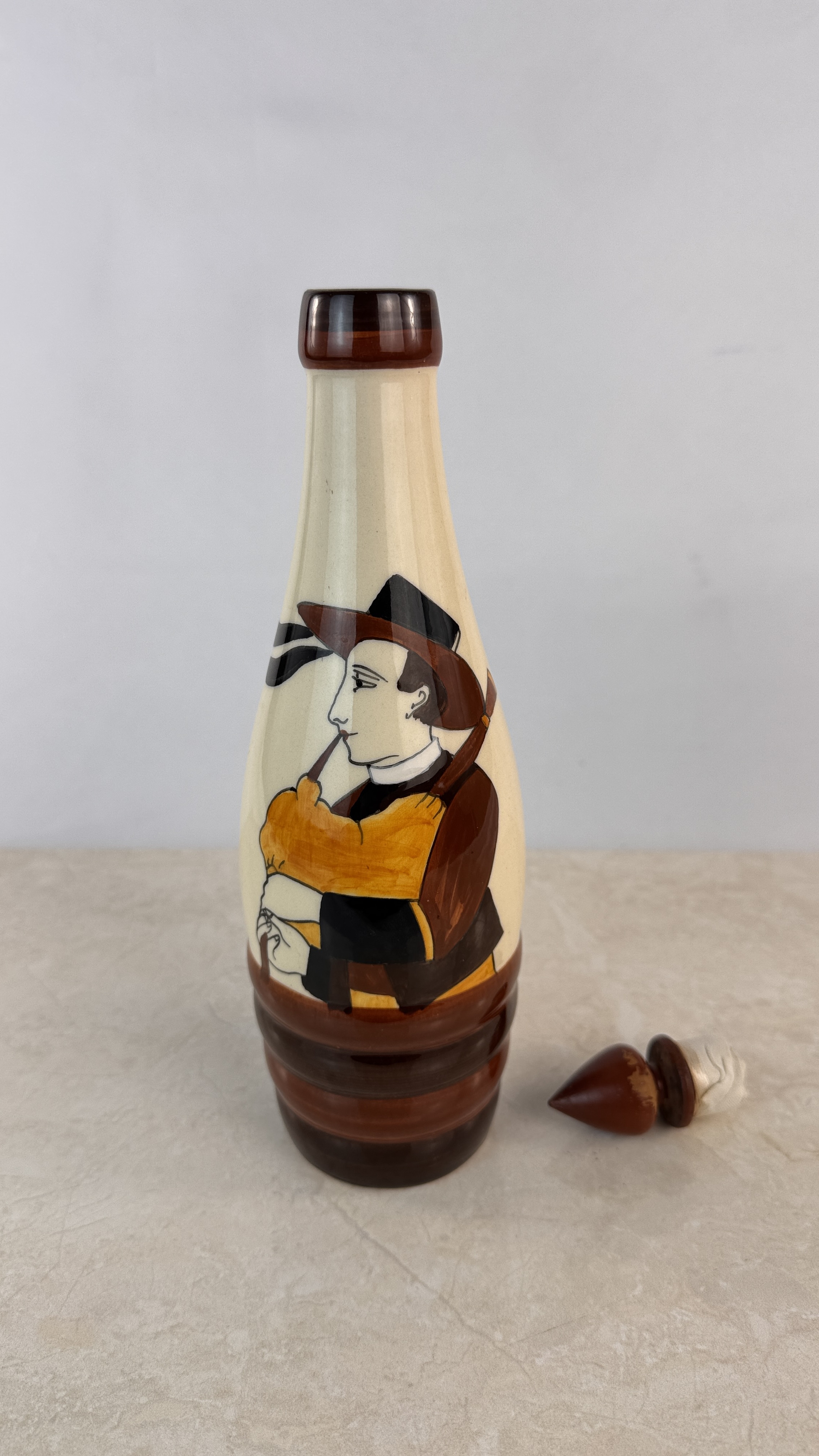 Lote 94- HB QUIMPER. Botella de licor 20/25 eur.