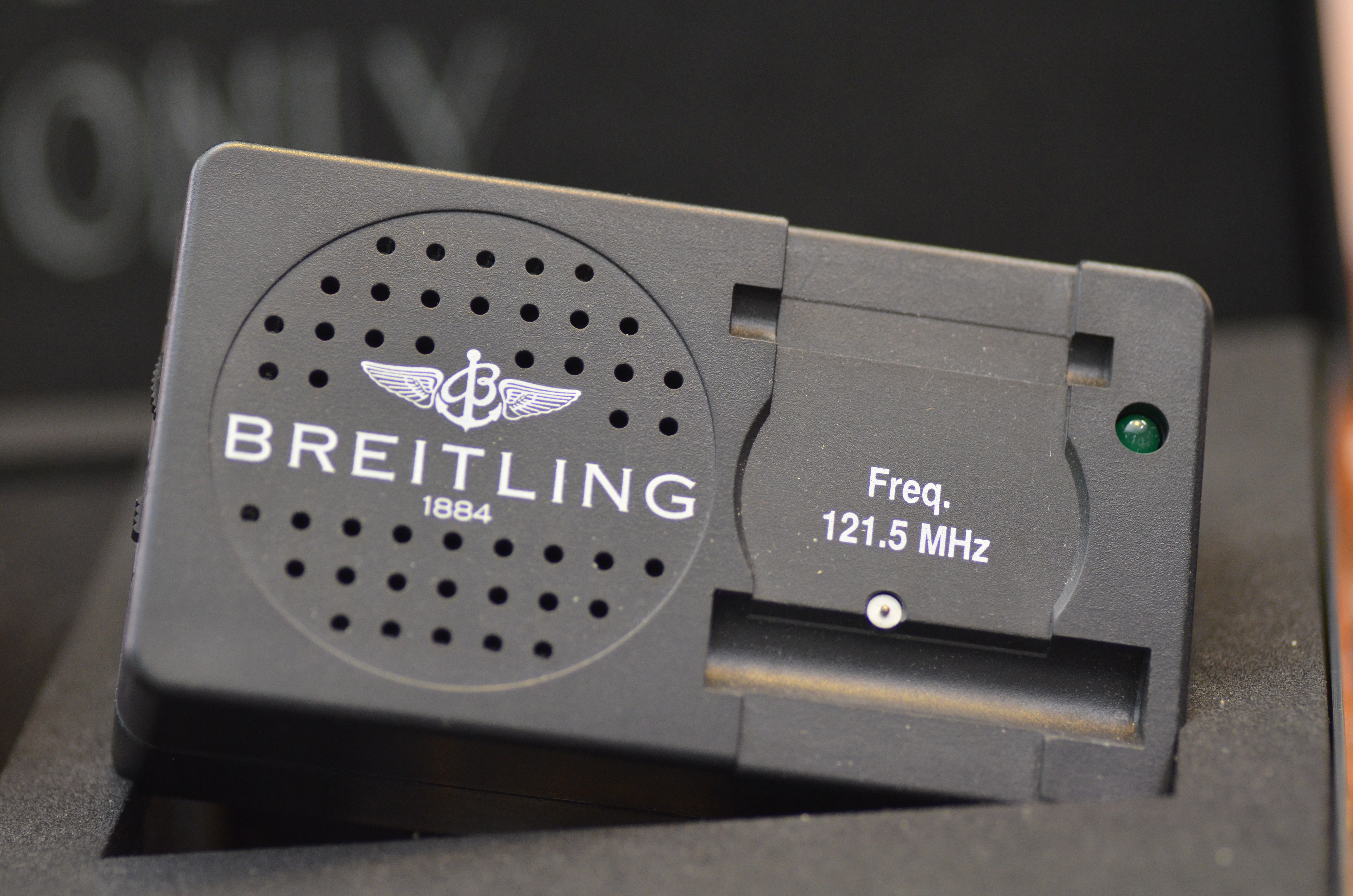 Breitling Emergency 121.5 MHz