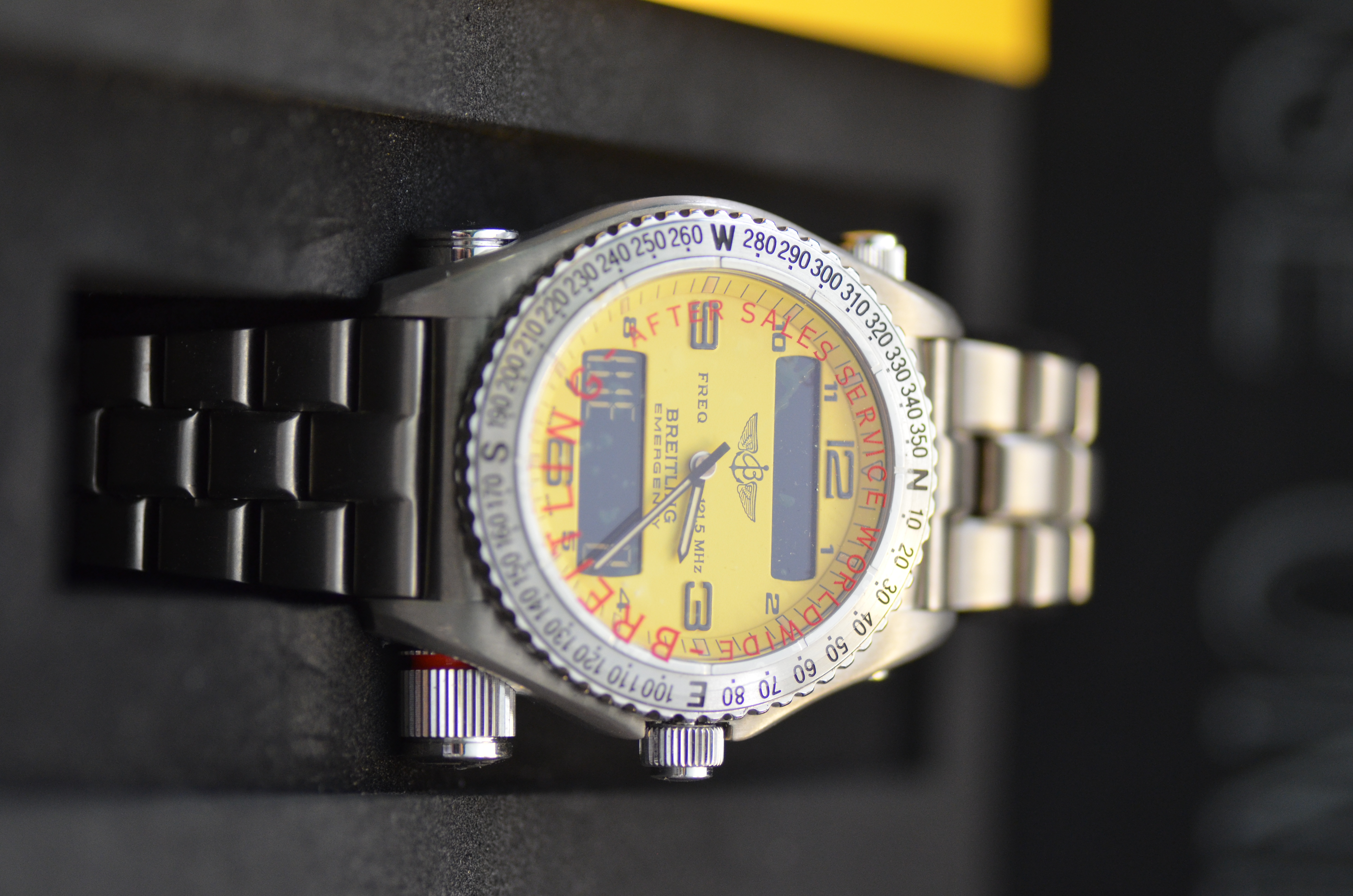 Breitling Emergency 121.5 MHz