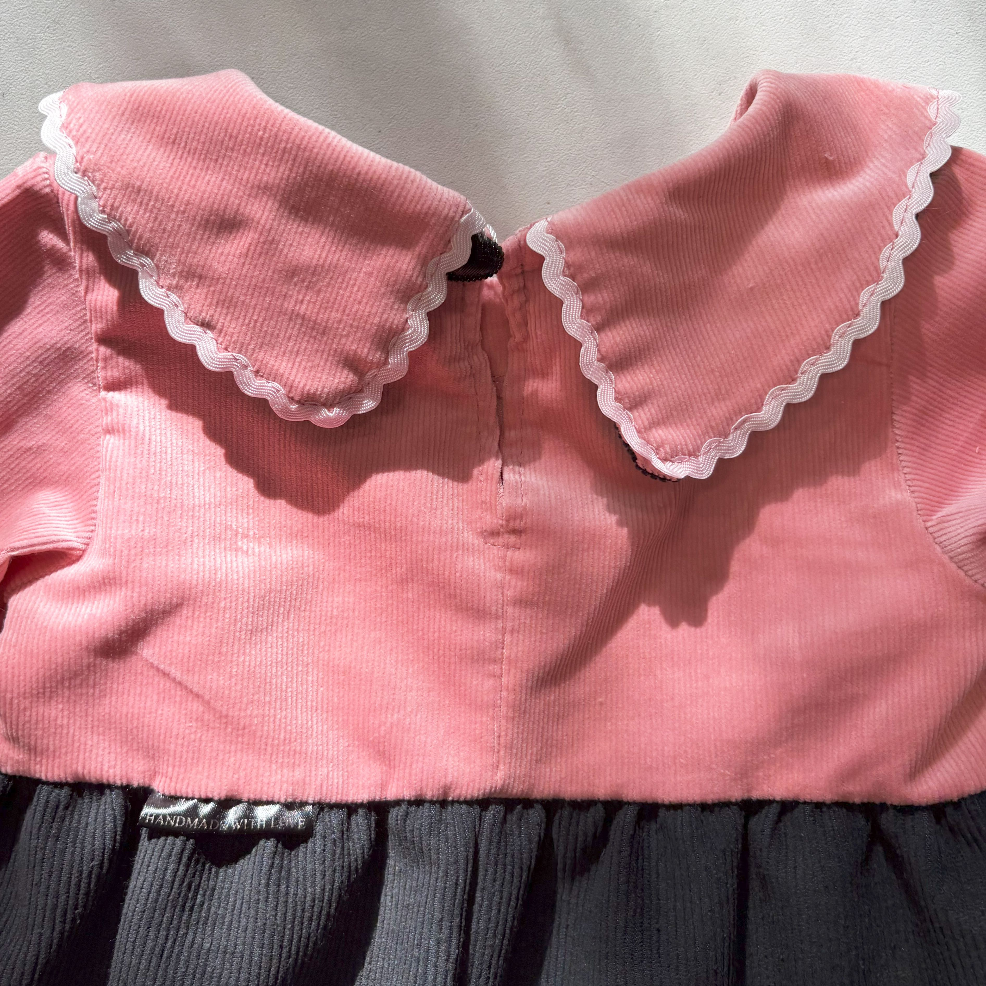 Rozā velūra kleita