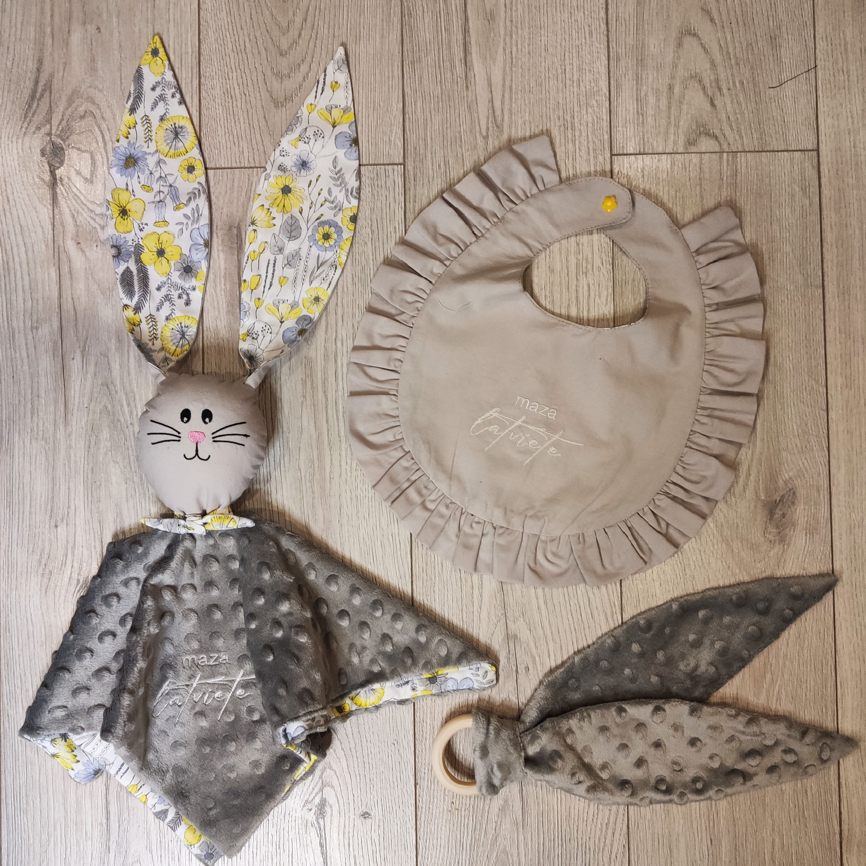 “Mazā Latviete” jaundzimušo dāvanu kastīte