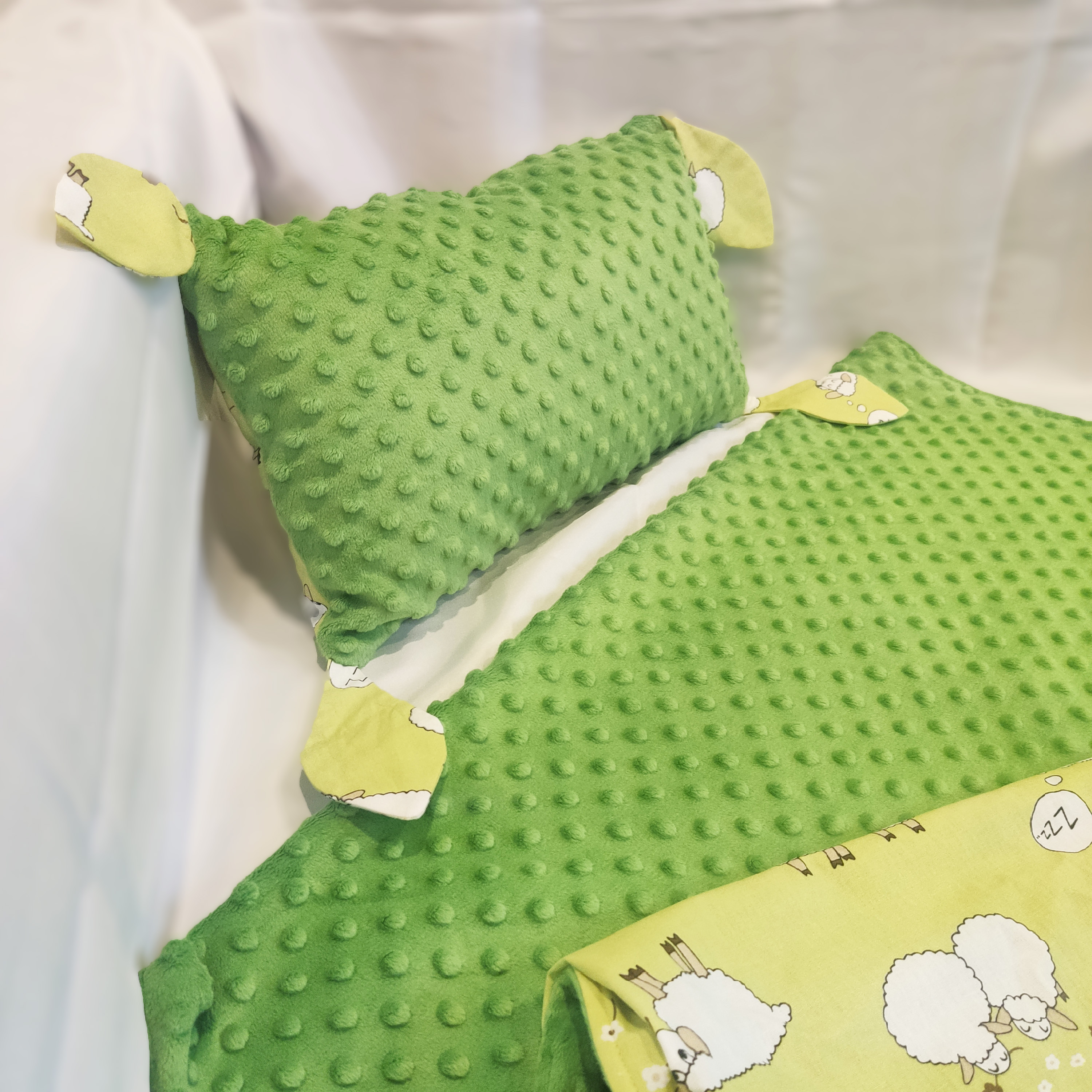 “Aita” pleds un spilvens