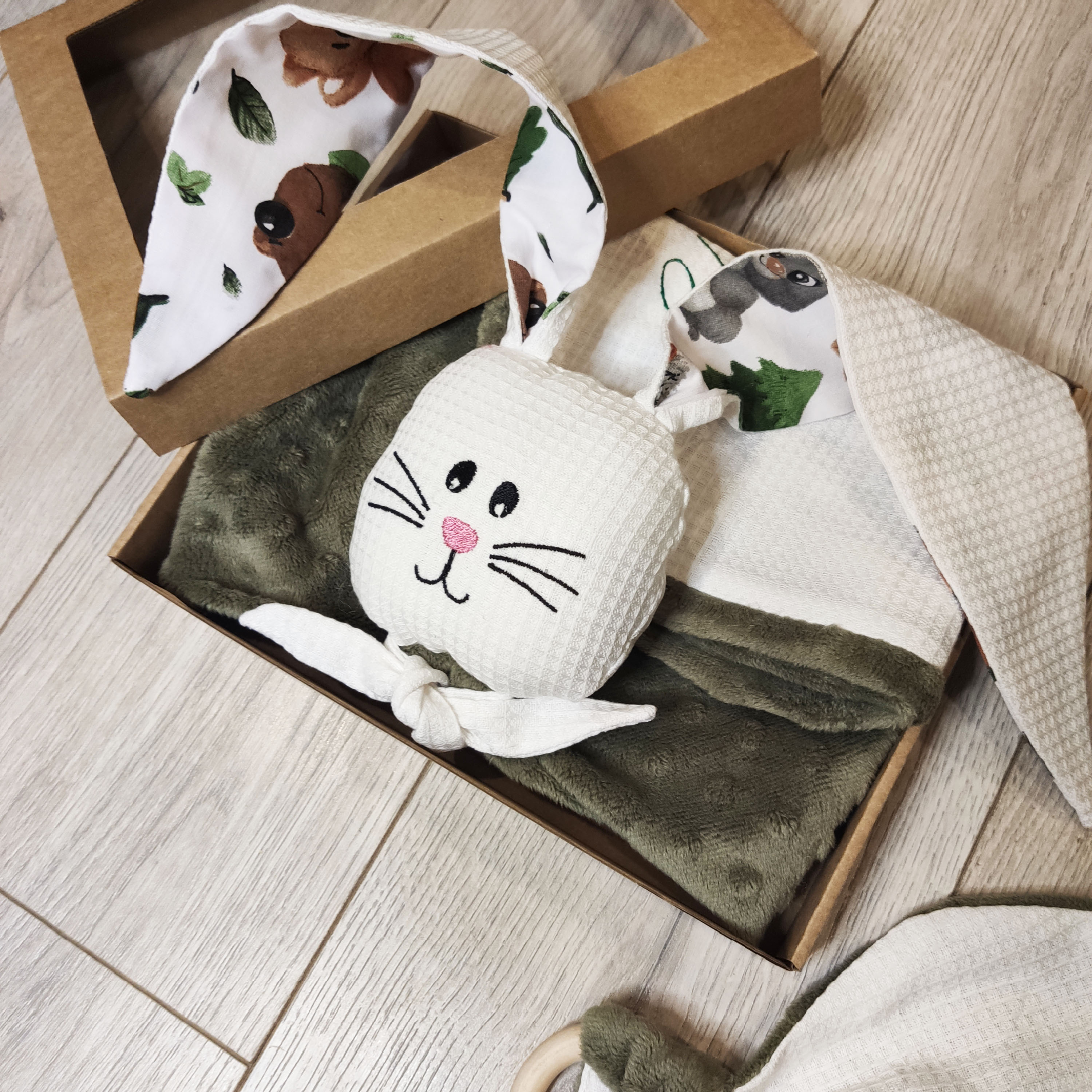 “Mazais Latvietis” jaundzimušo dāvanu kastīte