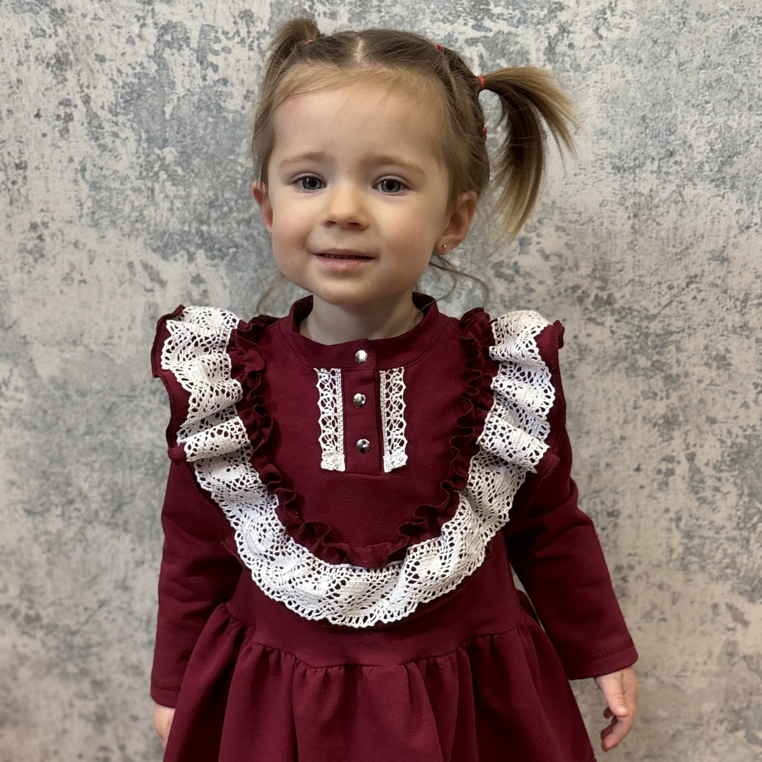 Bordo kleita ar garām piedurknēm