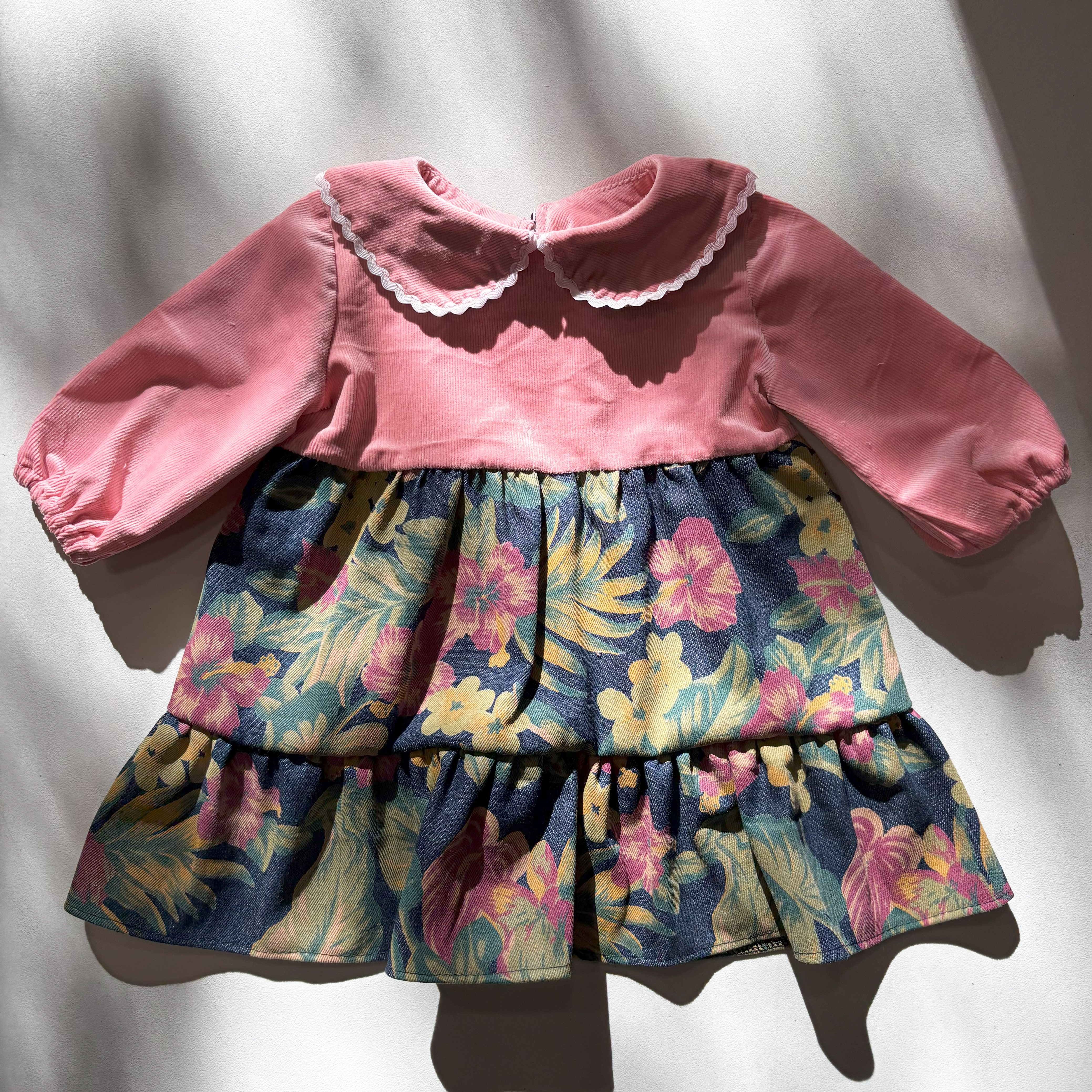 Rozā velūra kleita