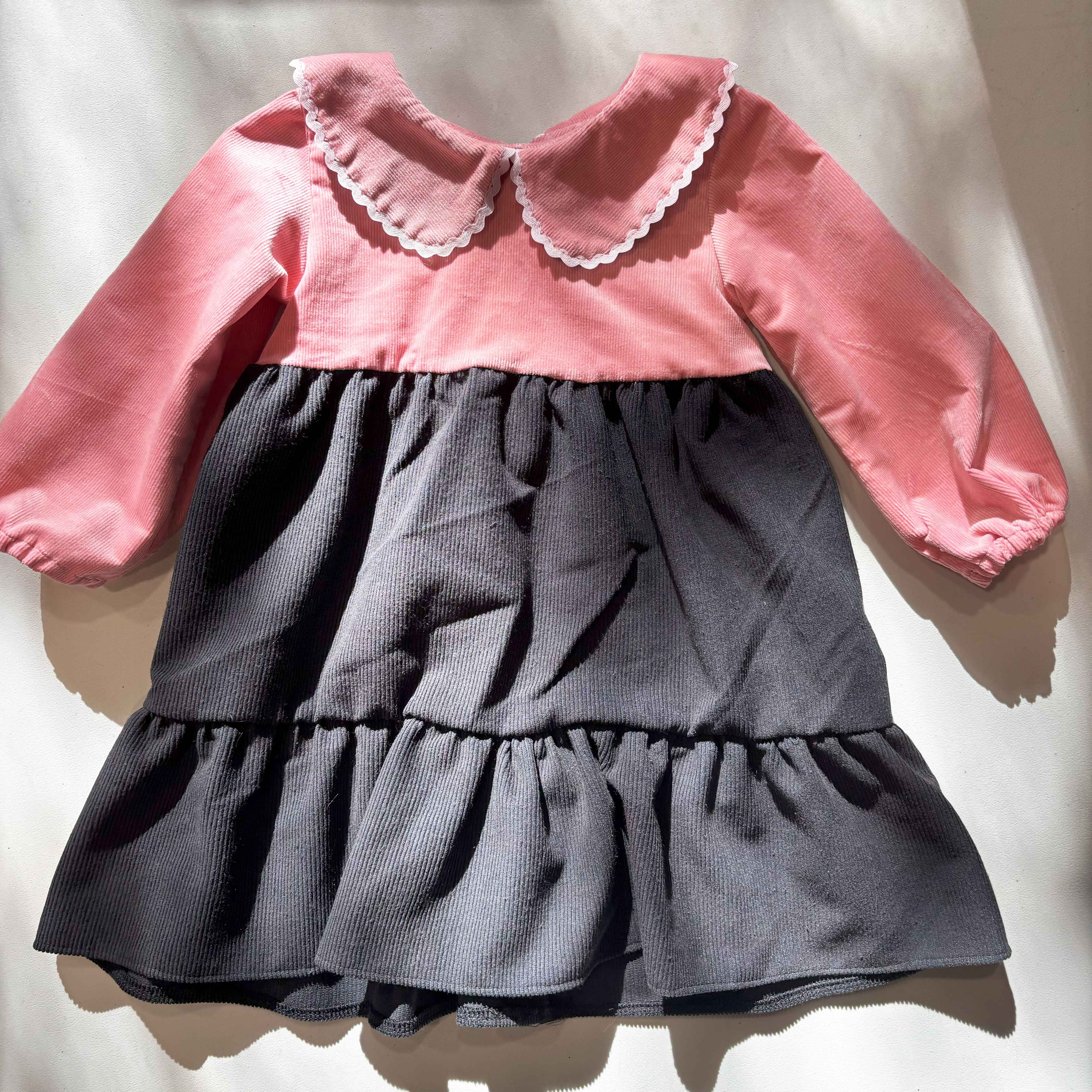 Rozā velūra kleita